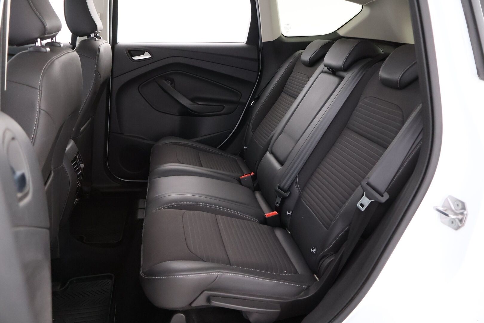 Ford Kuga 2019 1,5 TDCi 120 hv PowerShift A6 FWD Style 5-ovinen - Suomiauto | Webasto | Vetokoukku | Peruutuskamera | Navi | Lämpölasi   | 2x Renkaat Aluvantein!