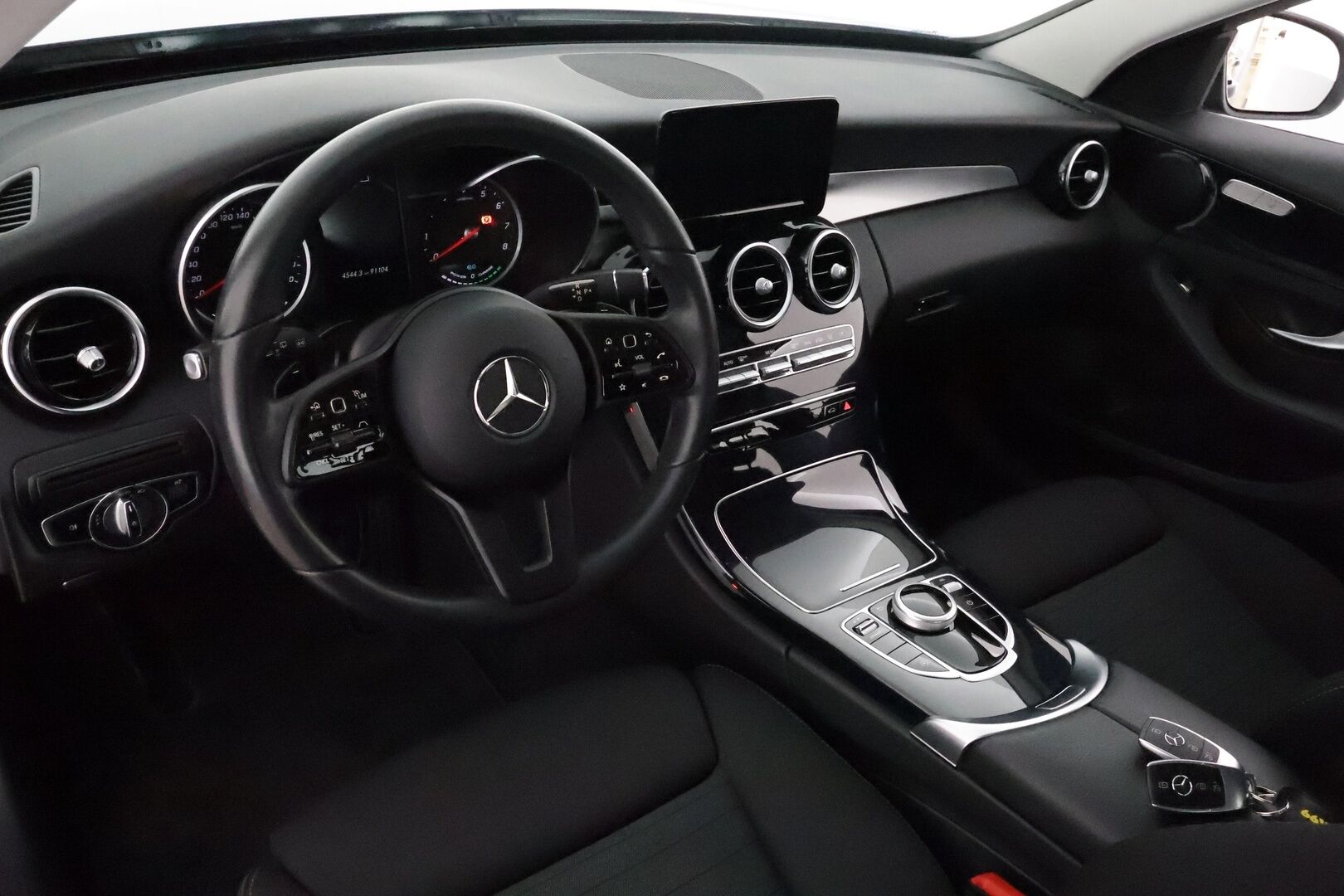 Mercedes-Benz C 2019 200 4Matic T A Business **Distronic+ / P.kamera / LED / Sähköluukku** - Suomi-auto / Kahdet renkaat aluvanteilla