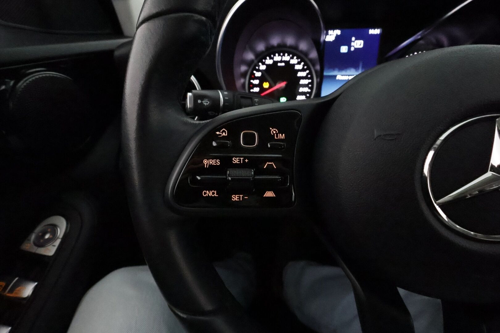Mercedes-Benz C 2019 200 4Matic T A Business **Distronic+ / P.kamera / LED / Sähköluukku** - Suomi-auto / Kahdet renkaat aluvanteilla