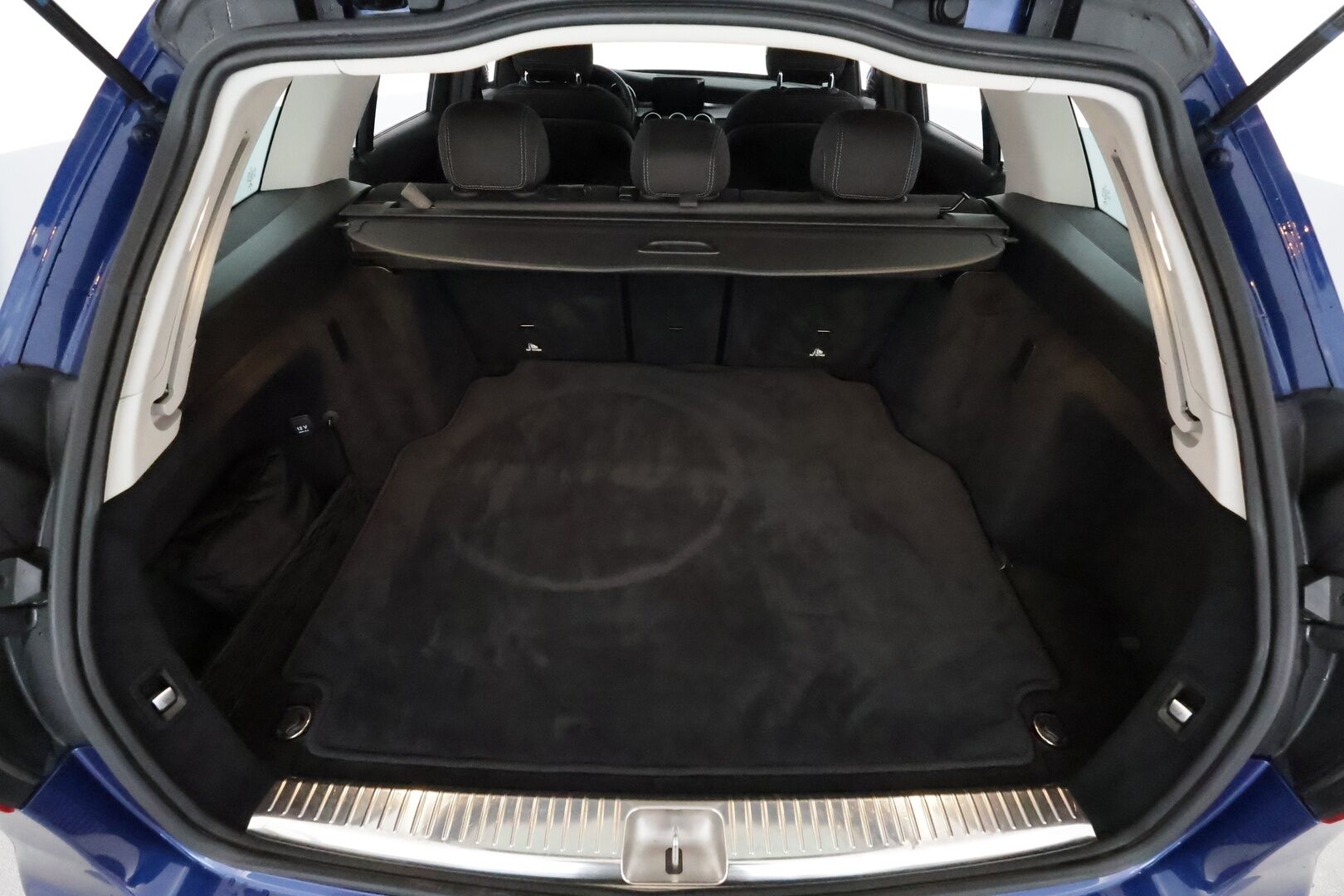 Mercedes-Benz C 2019 200 4Matic T A Business **Distronic+ / P.kamera / LED / Sähköluukku** - Suomi-auto / Kahdet renkaat aluvanteilla