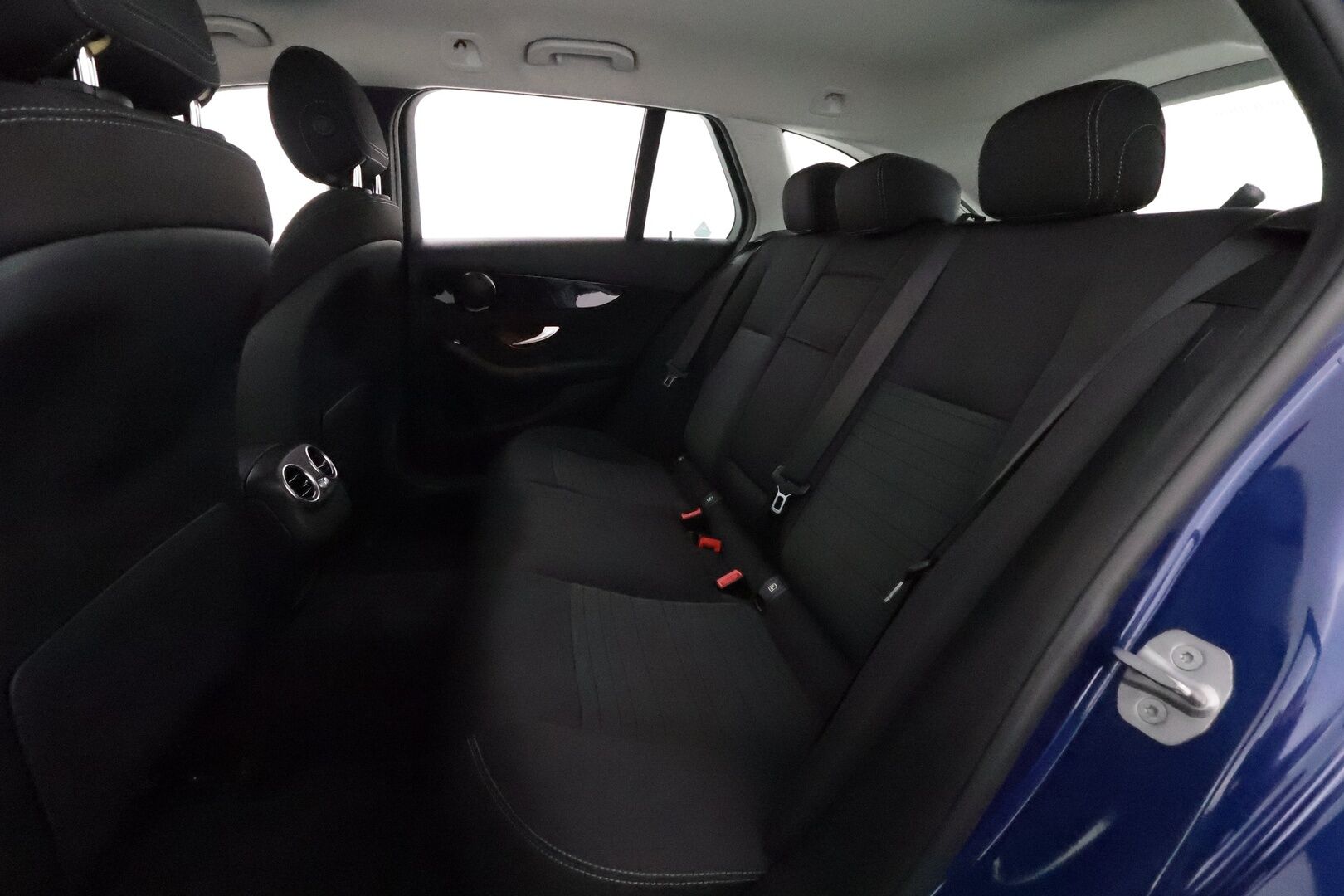 Mercedes-Benz C 2019 200 4Matic T A Business **Distronic+ / P.kamera / LED / Sähköluukku** - Suomi-auto / Kahdet renkaat aluvanteilla