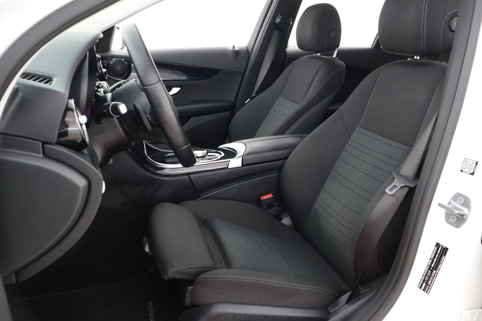 Mercedes-Benz C 2019 200 T A Business - Suomi-auto / LED high performance / Sporttipenkit / Lohkolämmitin