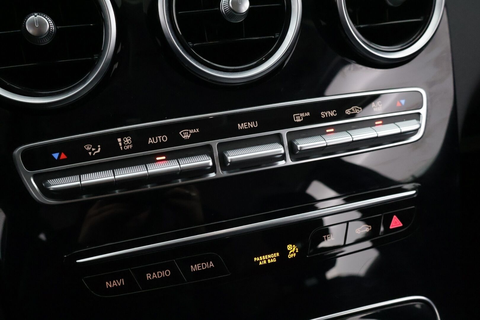 Mercedes-Benz C 2019 200 T A Business - Suomi-auto / LED high performance / Sporttipenkit / Lohkolämmitin