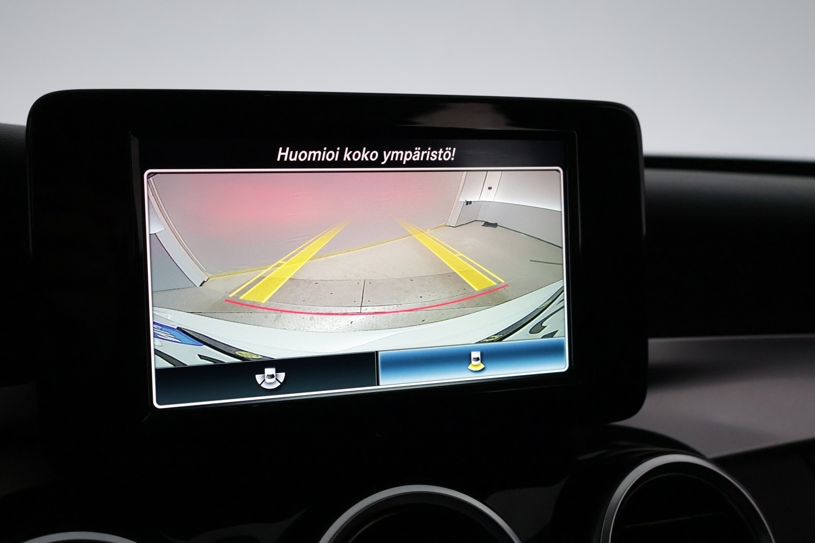 Mercedes-Benz C 2019 200 T A Business *Suomi-auto / LED high performance / Sporttipenkit / Lohkolämmitin* - Nokian Hakkapeliitta talvirenkaat, lähes uudet / Katsastus vasta 2/27 / Hyvä huoltohistoria! * - HULLUT JOULUT KORKOTARJOUS 2,49% 