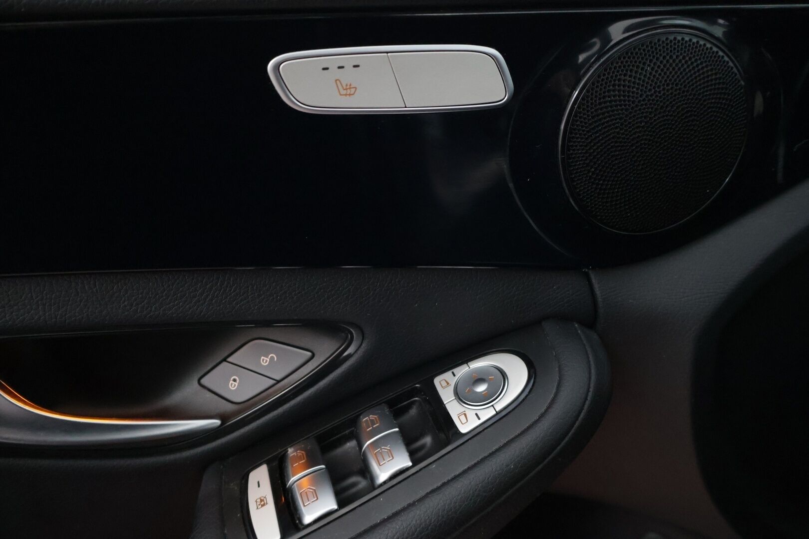 Mercedes-Benz C 2019 200 T A Business - Suomi-auto / LED high performance / Sporttipenkit / Lohkolämmitin
