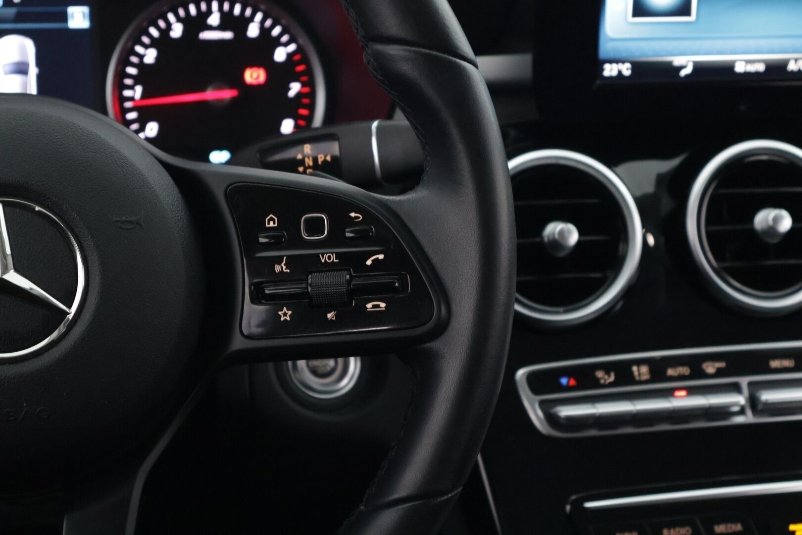 Mercedes-Benz C 2019 200 T A Business - Suomi-auto / LED high performance / Sporttipenkit / Lohkolämmitin