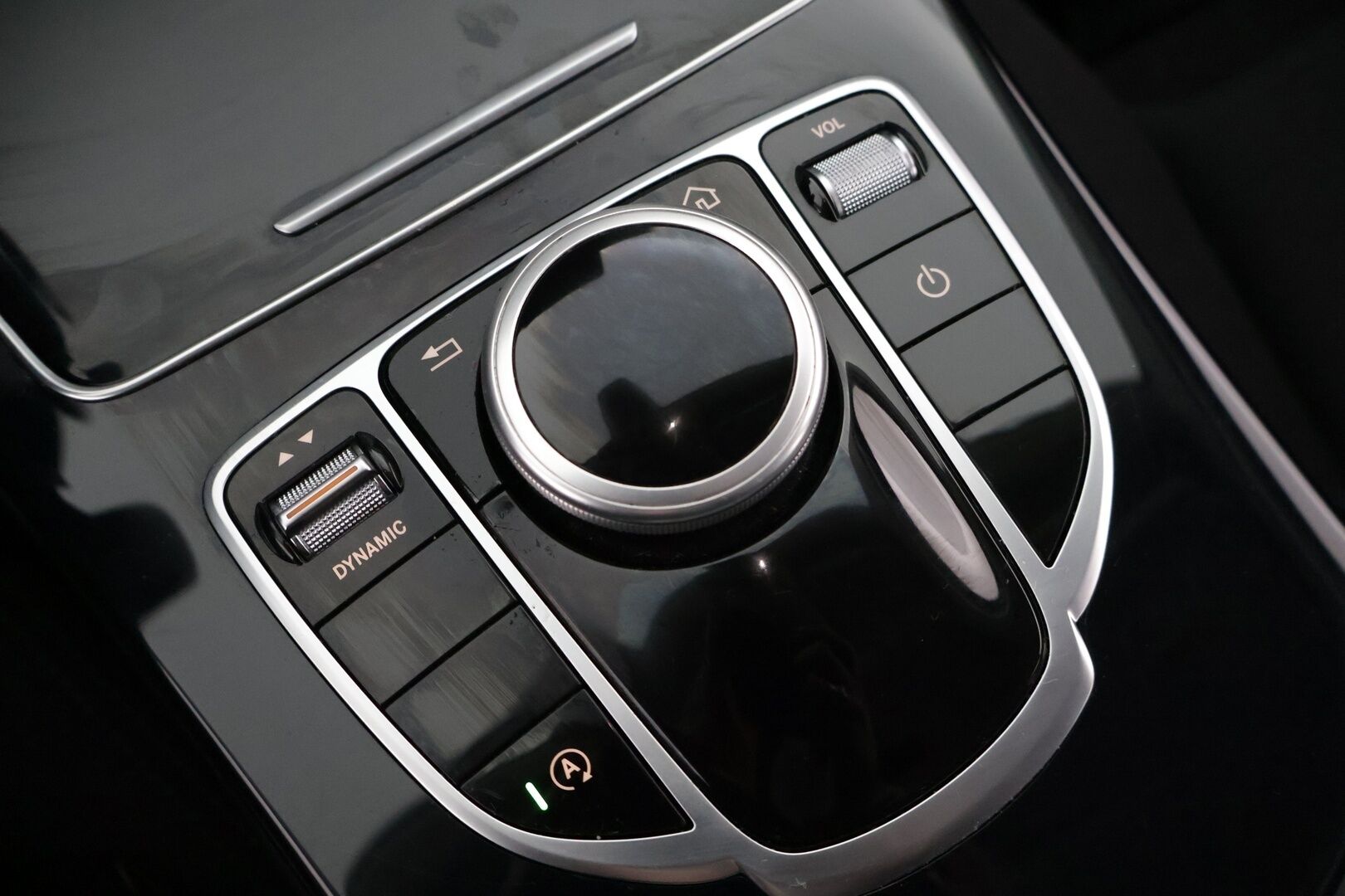 Mercedes-Benz C 2019 200 T A Business - Suomi-auto / LED high performance / Sporttipenkit / Lohkolämmitin