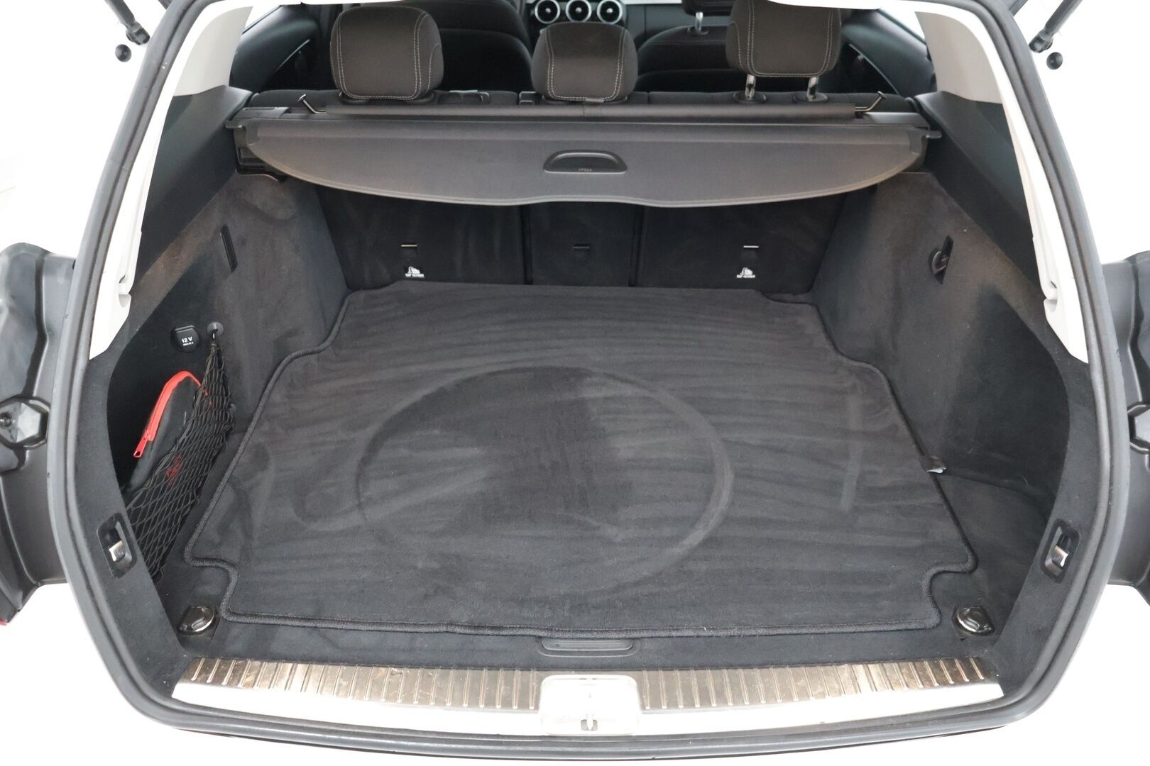 Mercedes-Benz C 2019 200 T A Business *Suomi-auto / LED high performance / Sporttipenkit / Lohkolämmitin* - Nokian Hakkapeliitta talvirenkaat, lähes uudet / Katsastus vasta 2/27 / Hyvä huoltohistoria! * - HULLU BLACKWEEK KORKOTARJOUS 2,49%