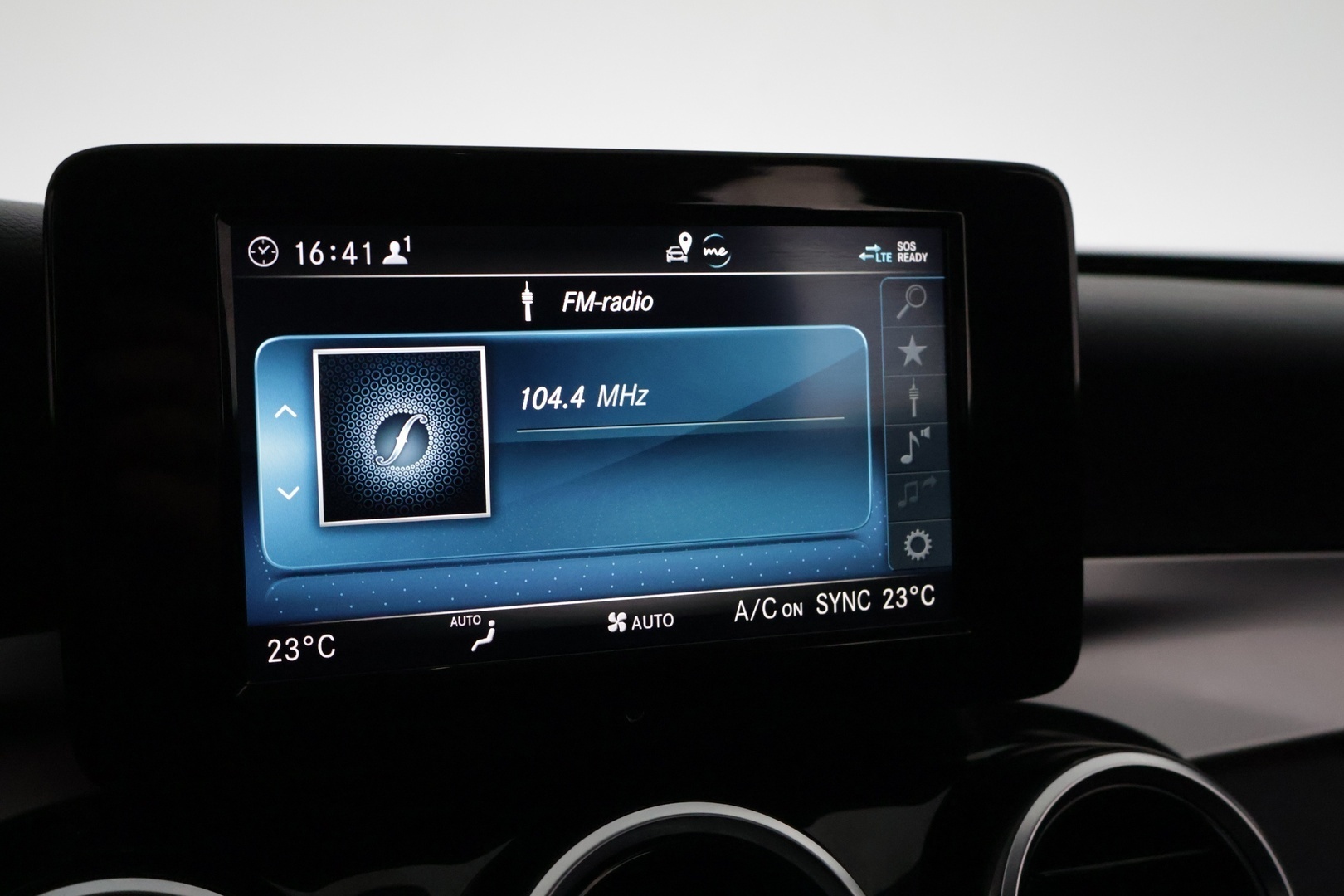 Mercedes-Benz C 2019 200 T A Business *Suomi-auto / LED high performance / Sporttipenkit / Lohkolämmitin* - Nokian Hakkapeliitta talvirenkaat, lähes uudet / Katsastus vasta 2/27 / Hyvä huoltohistoria! * - HULLUT JOULUT KORKOTARJOUS 2,49% 