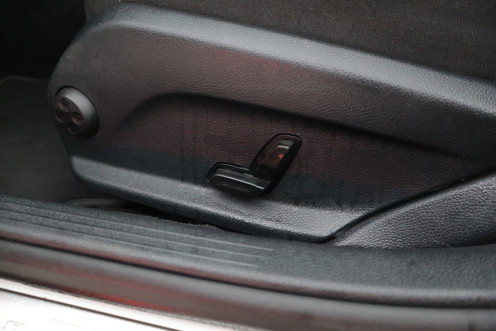 Mercedes-Benz C 2019 200 T A Business - Suomi-auto / LED high performance / Sporttipenkit / Lohkolämmitin