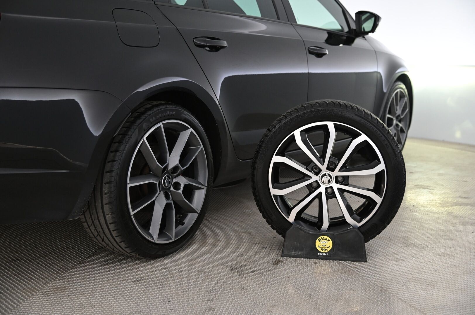 Skoda Octavia 2019 *Combi 2,0 TDI 184 4x4 RS DSG Autom. *ACC / BLIS / Webasto / P-Kamera / Kessy* - *Suomi-Auto / Urheiluistuimet / Suksiluukku / Vetokoukku*
