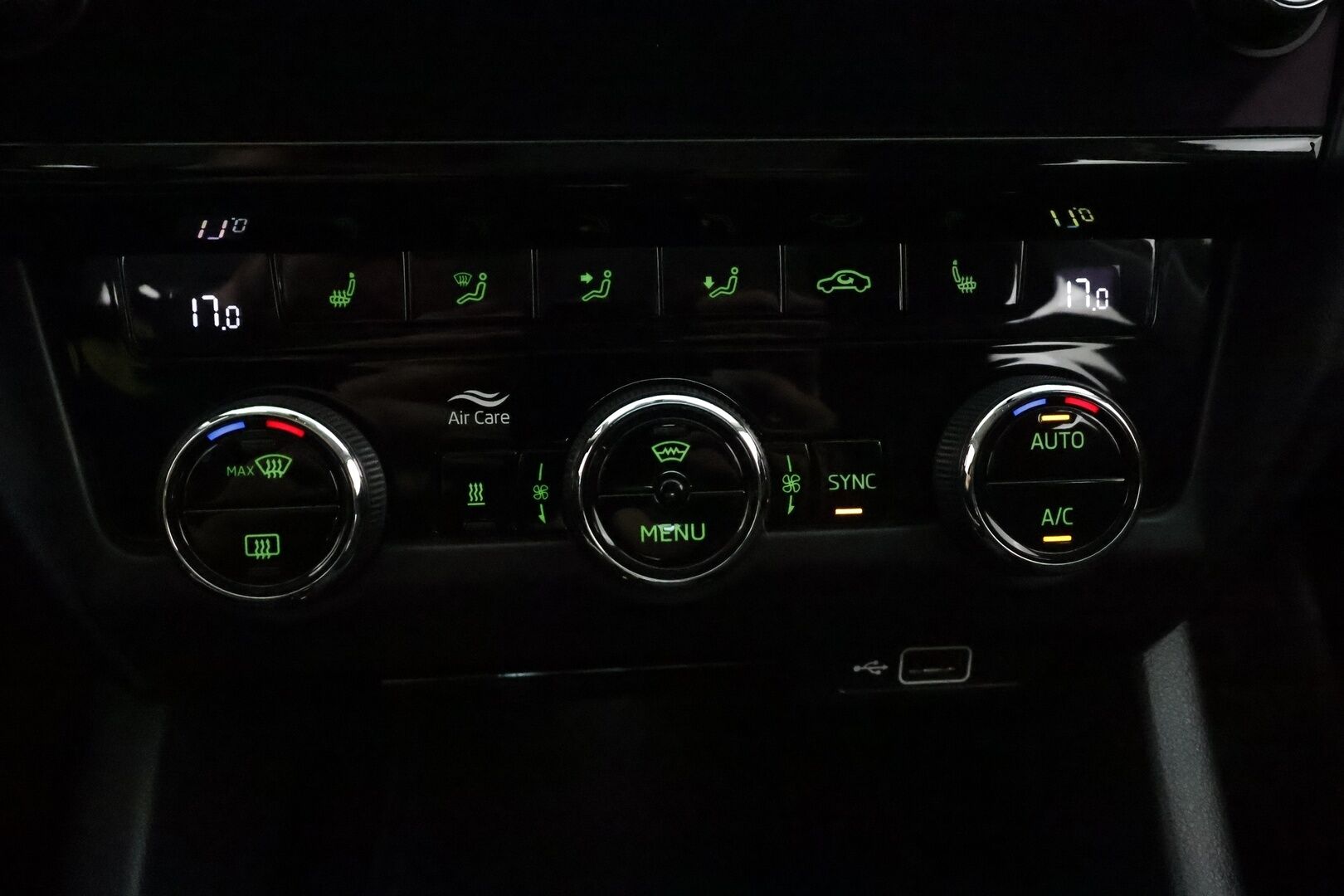 Skoda Octavia 2019 Combi 2,0 TDI 184 4x4 Scout DSG **Webasto / Koukku / Adapt.Vakkari / LED-valot / P.kamera / KeylessGO** - Suomi-auto / Kahdet Renkaat
