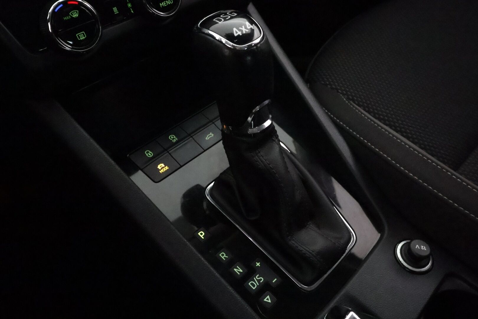 Skoda Octavia 2019 Combi 2,0 TDI 184 4x4 Scout DSG **Webasto / Koukku / Adapt.Vakkari / LED-valot / P.kamera / KeylessGO** - Suomi-auto / Kahdet Renkaat