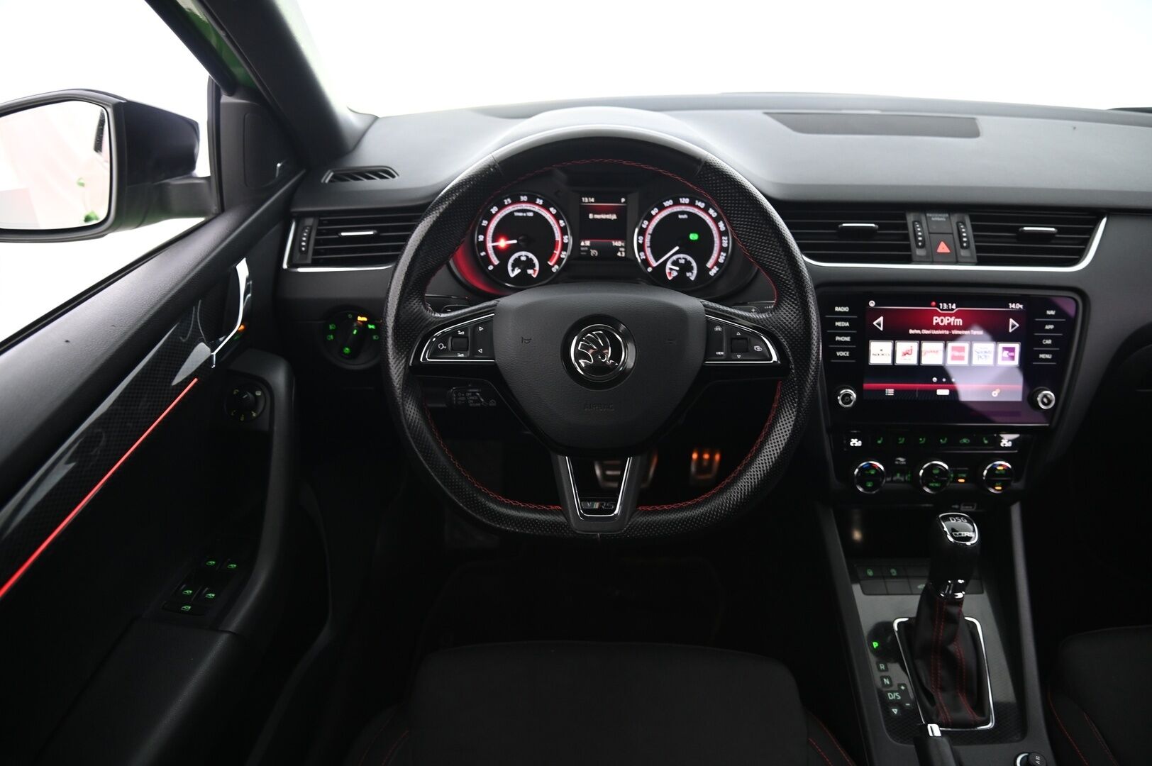 Skoda Octavia 2019 Combi 2,0 TDI 184 RS DSG Autom *Webasto / Lämmitettävä Ratti & Tuulilasi / ACC / P.kamera - Näyttävä yksillö hyvällä värillä / 2x renkaat / Suomiauto