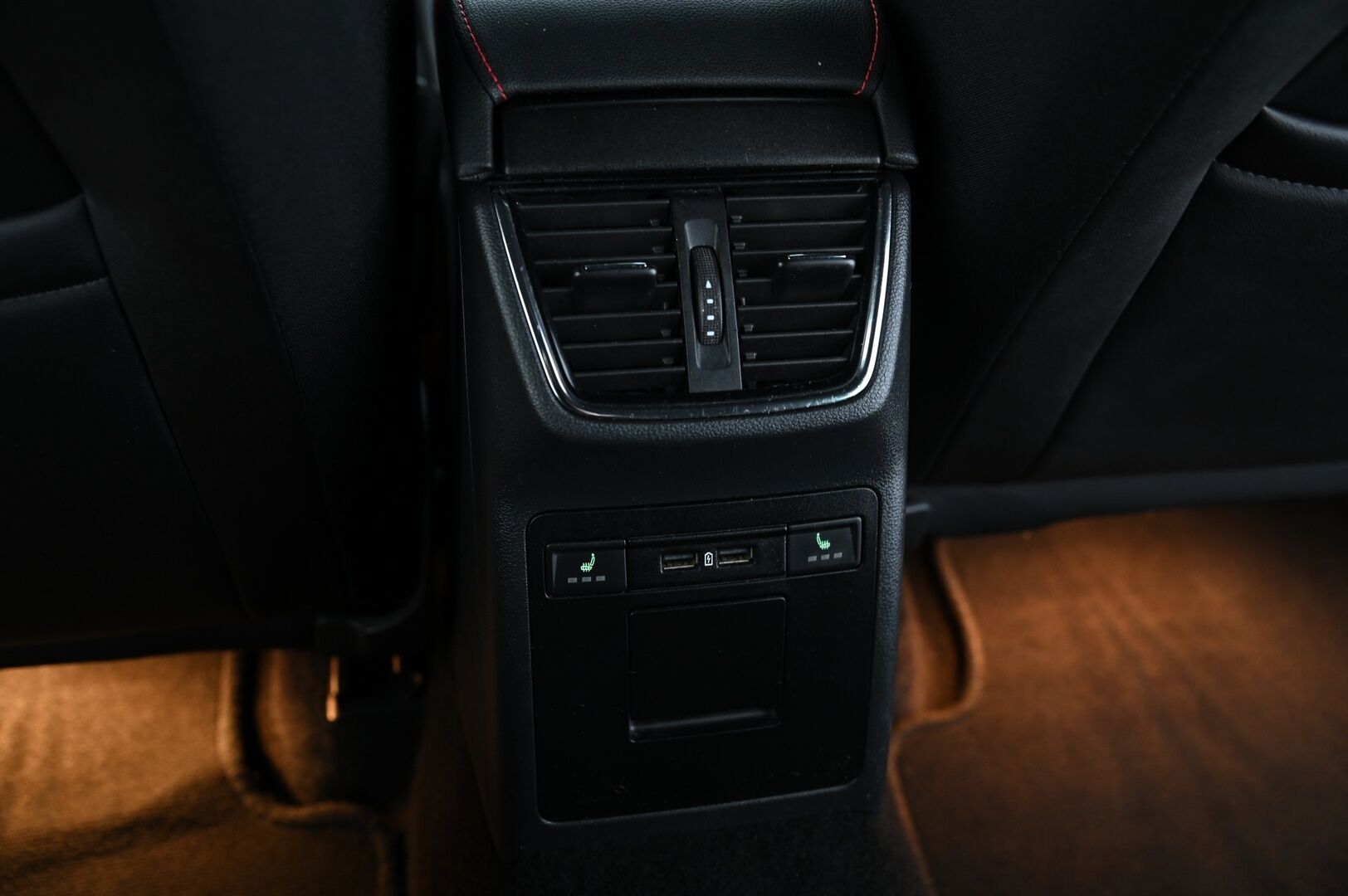 Skoda Octavia 2019 Combi 2,0 TDI 184 RS DSG Autom *Webasto / Lämmitettävä Ratti & Tuulilasi / ACC / P.kamera - Näyttävä yksillö hyvällä värillä!* - HULLU BLACKWEEK KORKOTARJOUS 2,49%