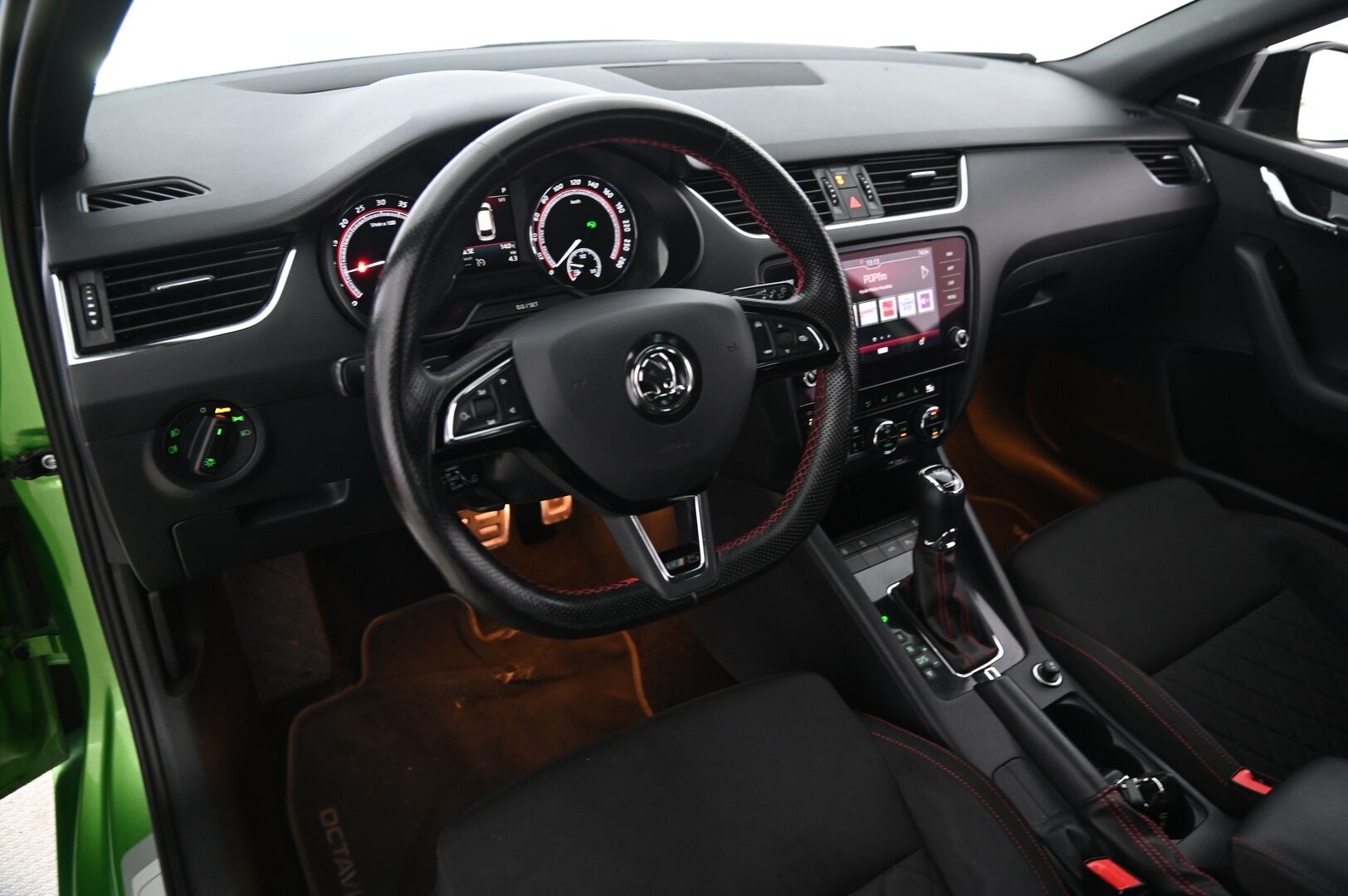 Skoda Octavia 2019 Combi 2,0 TDI 184 RS DSG Autom *Webasto / Lämmitettävä Ratti & Tuulilasi / ACC / P.kamera - Näyttävä yksillö hyvällä värillä!* - HULLU BLACKWEEK KORKOTARJOUS 2,49%