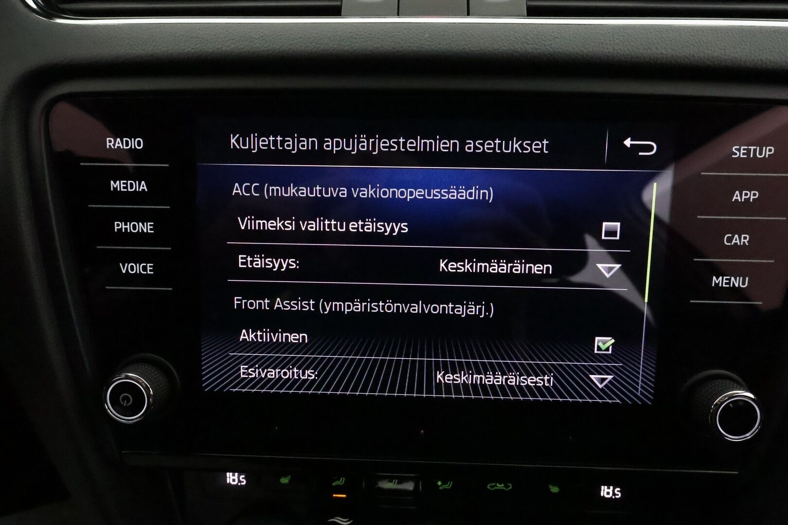 Skoda Octavia 2019 Combi 2,0 TDI 184 4x4 Scout DSG Autom. **Adapt.vakkari / P.kamera / LED / Koukku / Ratinlämmitin / Webasto** - Suomi-auto / Merkkihuollettu / Kahdet renkaat aluvanteilla / Penkinlämmittimet takana / Lämmitettävä tuulilasi / Sähköluukku