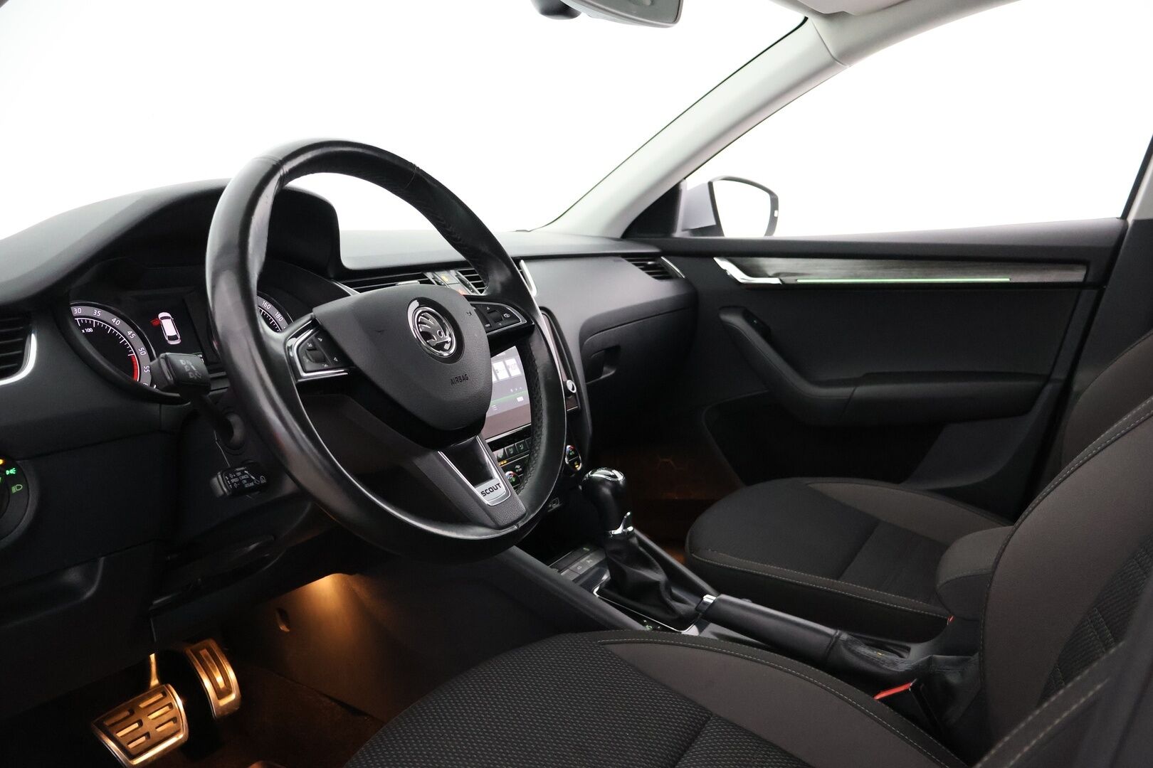 Skoda Octavia 2019 Combi 2,0 TDI 184 4x4 Scout DSG Autom. - | Suomi-auto | Adapt.vakkari | P.kamera | LED | Koukku | Ratinlämmitin | Webasto | Lämmitettävä tuulilasi | Sähköluukku | 