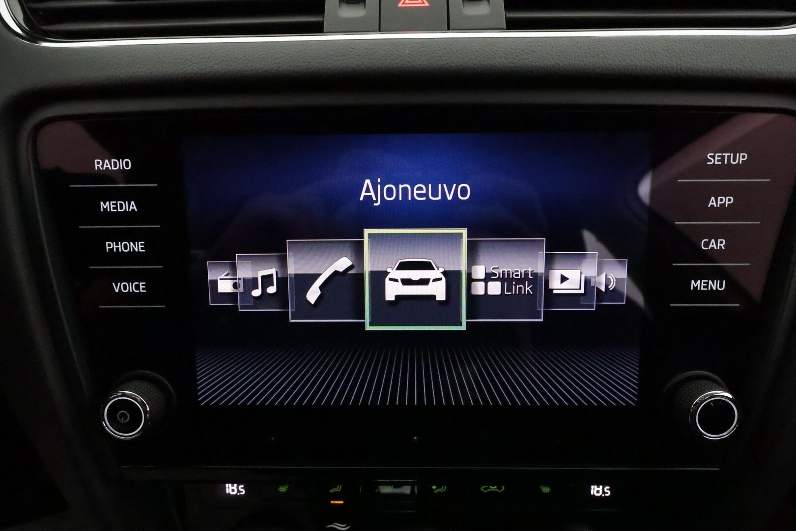 Skoda Octavia 2019 Combi 2,0 TDI 184 4x4 Scout DSG Autom. **Adapt.vakkari / P.kamera / LED / Koukku / Ratinlämmitin / Webasto** - Suomi-auto / Merkkihuollettu / Kahdet renkaat aluvanteilla / Penkinlämmittimet takana / Lämmitettävä tuulilasi / Sähköluukku