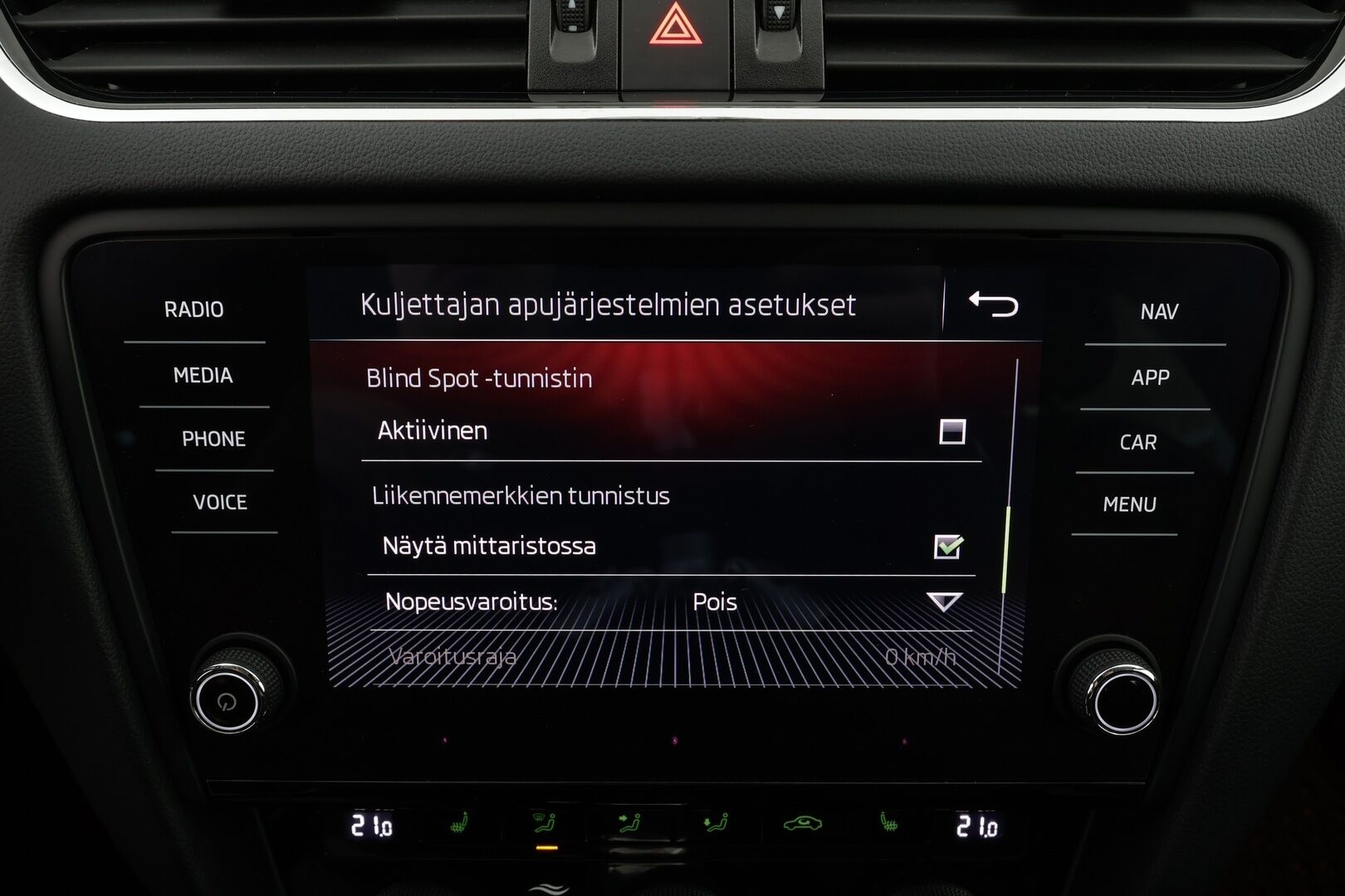 Skoda Octavia 2019 Combi 2,0 TDI 184 4x4 Scout BusinessLine DSG * Webasto / Koukku / ACC / LED / P.Kamera / Navi / Kaistavahti * - Facelift / Suomi-auto / Kahdet renkaat 
