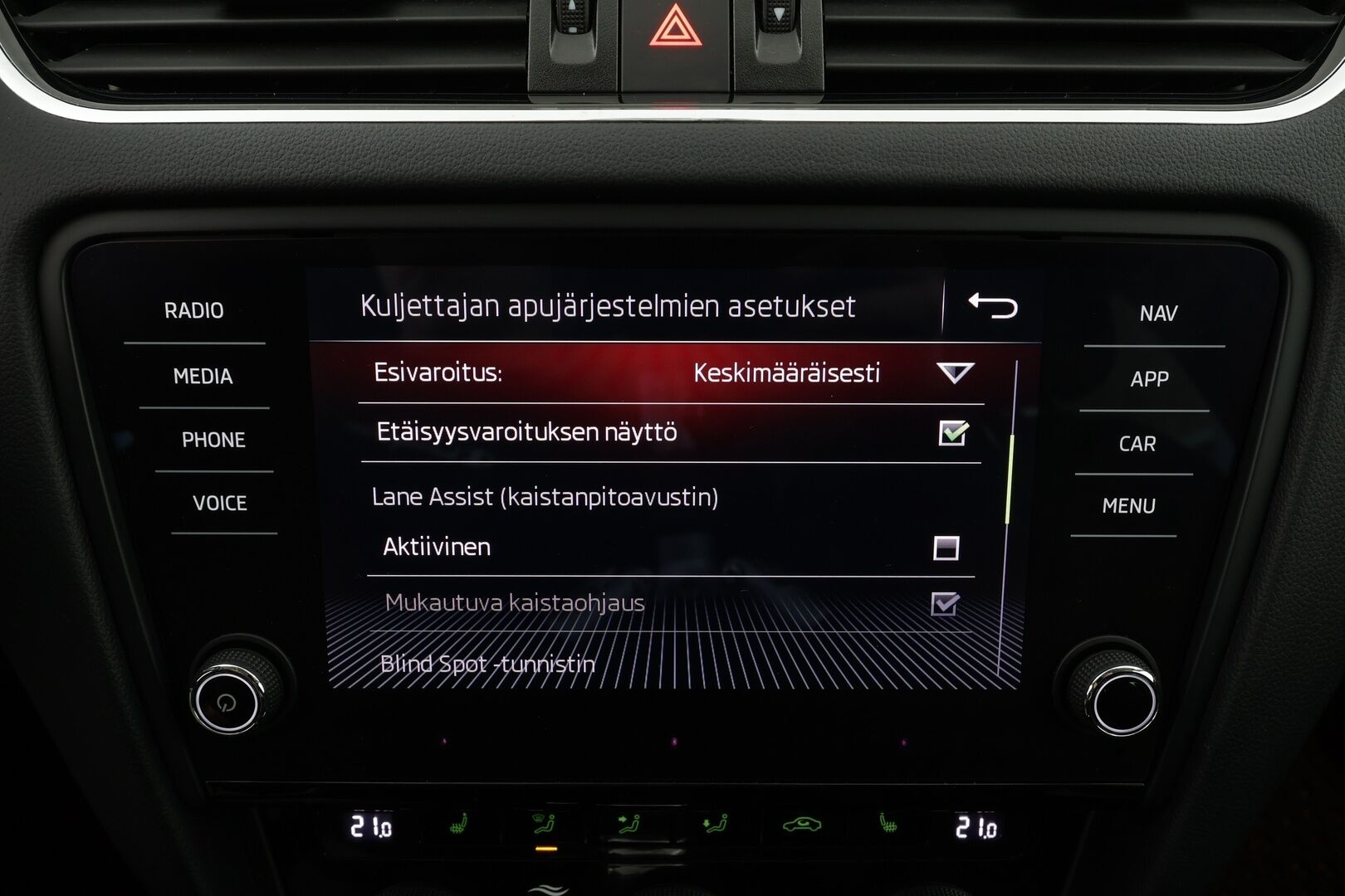 Skoda Octavia 2019 Combi 2,0 TDI 184 4x4 Scout BusinessLine DSG * Webasto / Koukku / ACC / LED / P.Kamera / Navi / Kaistavahti * - Facelift / Suomi-auto / Kahdet renkaat 