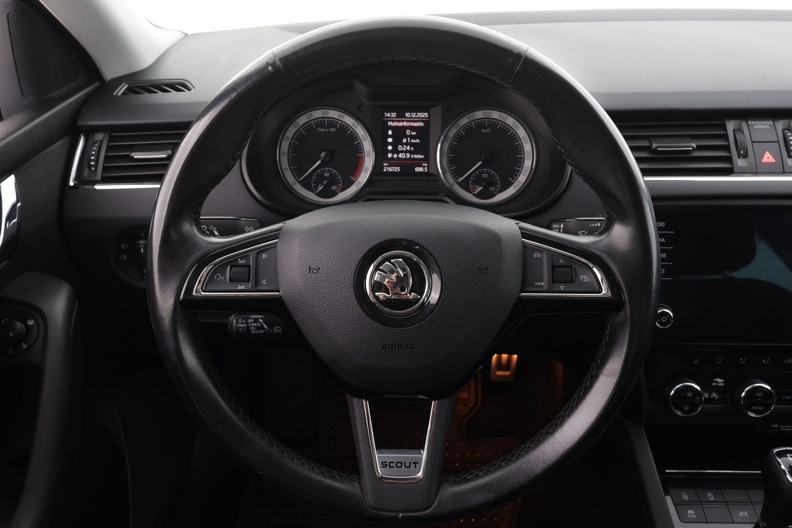 Skoda Octavia 2019 Combi 2,0 TDI 184 4x4 Scout BusinessLine DSG * Webasto / Koukku / ACC / LED / P.Kamera / Navi / Kaistavahti * - Facelift / Suomi-auto / Kahdet renkaat 