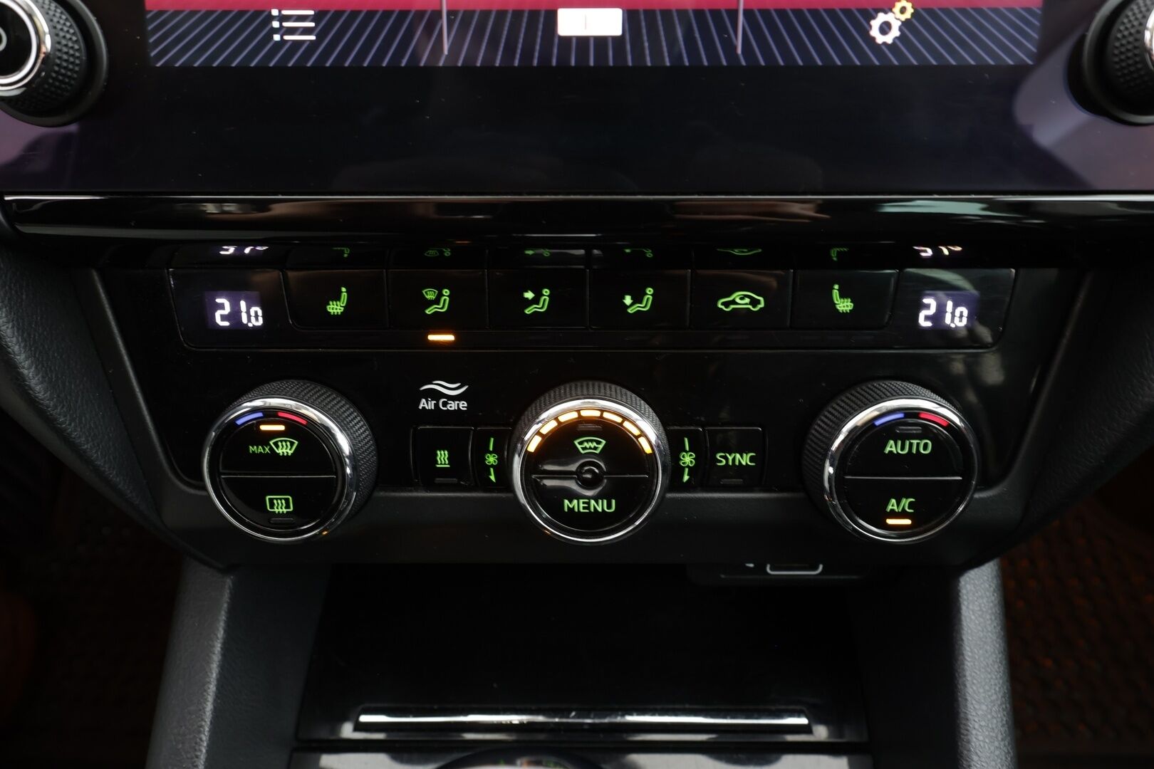 Skoda Octavia 2019 Combi 2,0 TDI 184 4x4 Scout BusinessLine DSG * Webasto / Koukku / ACC / LED / P.Kamera / Navi / Kaistavahti * - Facelift / Suomi-auto / Kahdet renkaat 