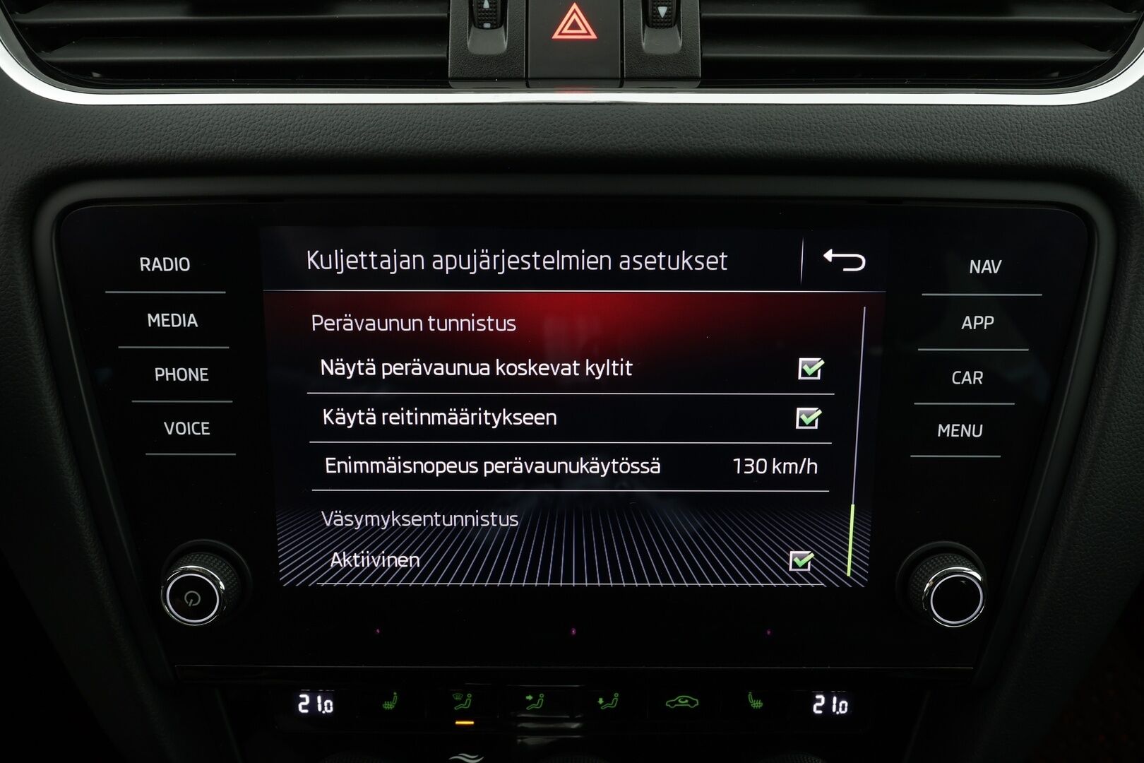 Skoda Octavia 2019 Combi 2,0 TDI 184 4x4 Scout BusinessLine DSG * Webasto / Koukku / ACC / LED / P.Kamera / Navi / Kaistavahti * - Facelift / Suomi-auto / Kahdet renkaat 