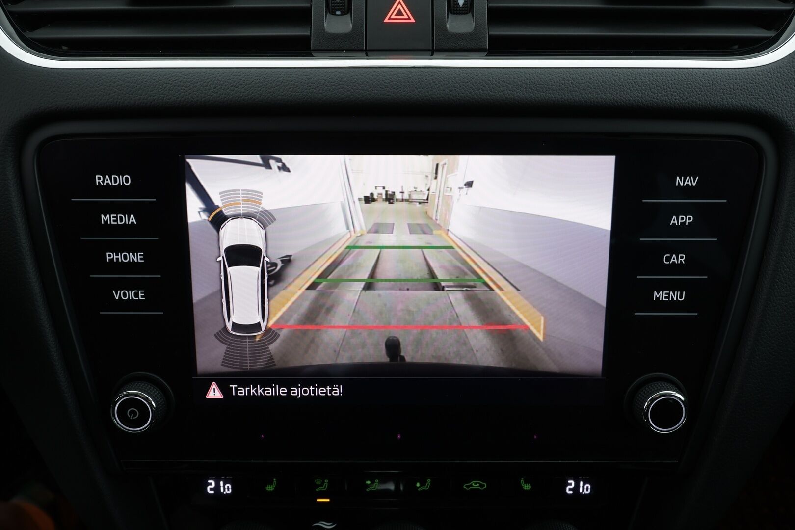 Skoda Octavia 2019 Combi 2,0 TDI 184 4x4 Scout BusinessLine DSG * Webasto / Koukku / ACC / LED / P.Kamera / Navi / Kaistavahti * - Facelift / Suomi-auto / Kahdet renkaat 