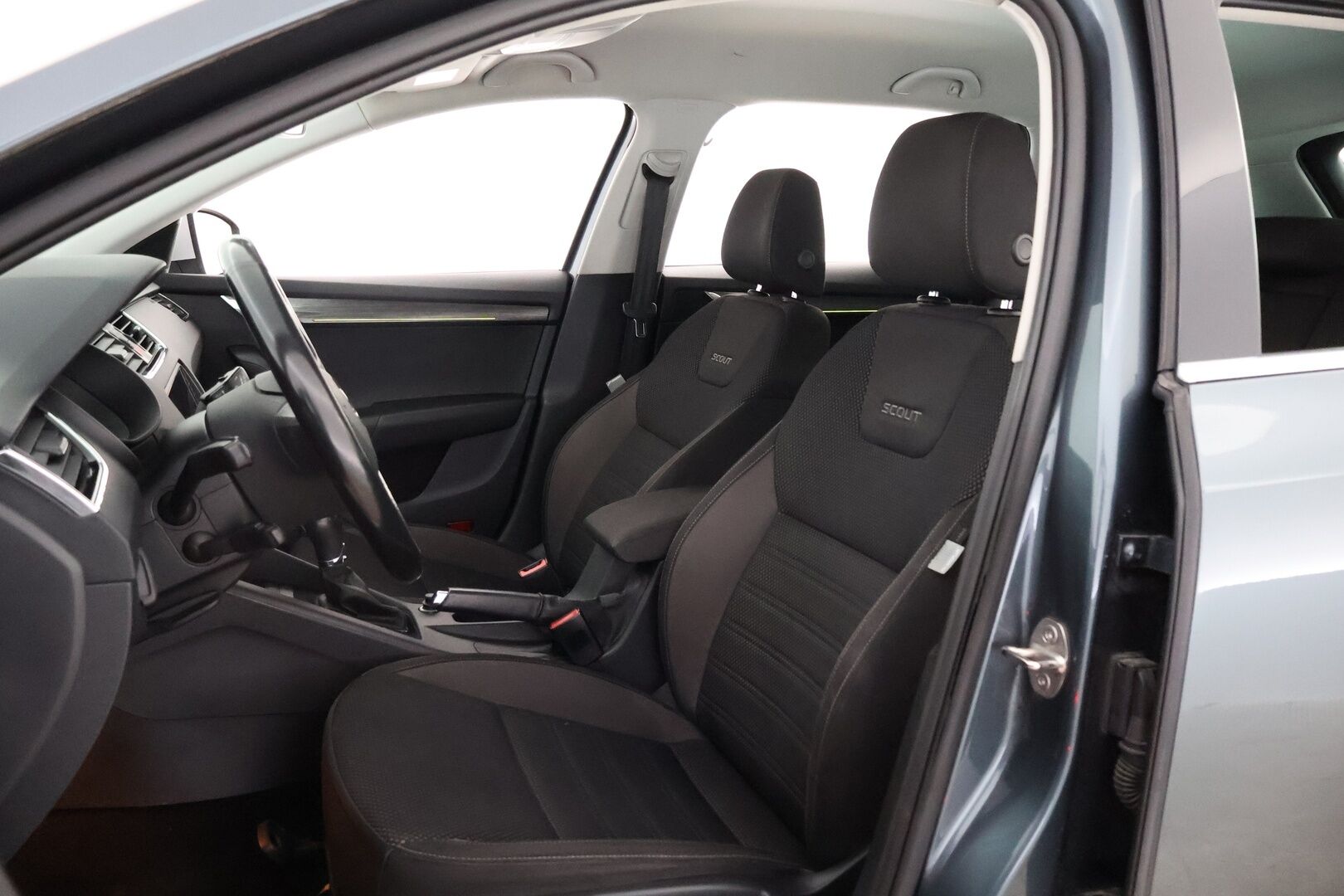 Skoda Octavia 2019 Combi 2,0 TDI 184 4x4 Scout DSG Autom. - Webasto / Adapt. Vakkari / BLIS / P.Kamera / Keyless / Ratinlämmitin / Sähköluukku / Vetokoukku