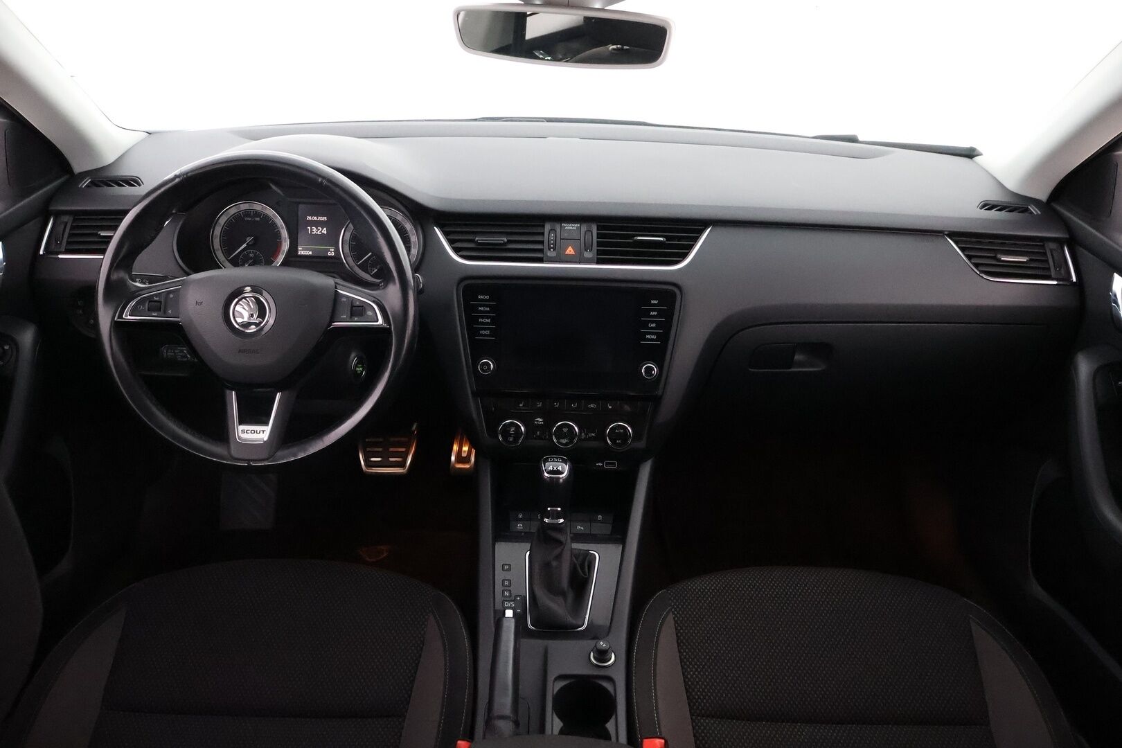 Skoda Octavia 2019 Combi 2,0 TDI 184 4x4 Scout DSG Autom. - Webasto / Adapt. Vakkari / BLIS / P.Kamera / Keyless / Ratinlämmitin / Sähköluukku / Vetokoukku