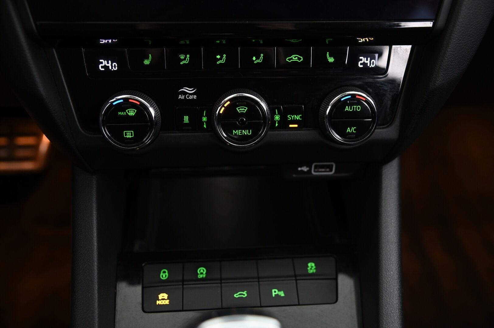 Skoda Octavia 2019 Combi 2,0 TDI 184 4x4 Scout BusinessLine DSG Autom. / Digimittaristo / Webasto / ACC / Peruutuskamera / Navi / Vetokoukku / - HULLU BLACKWEEK KORKOTARJOUS 2,49%