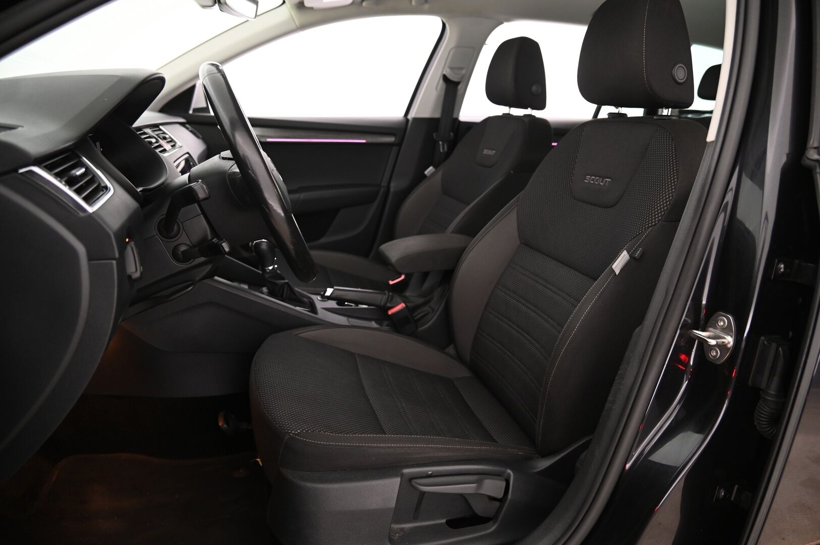 Skoda Octavia 2019 Combi 2,0 TDI 184 4x4 Scout BusinessLine DSG Autom. / Digimittaristo / Webasto / ACC / Peruutuskamera / Navi / Vetokoukku / - HULLU BLACKWEEK KORKOTARJOUS 2,49%