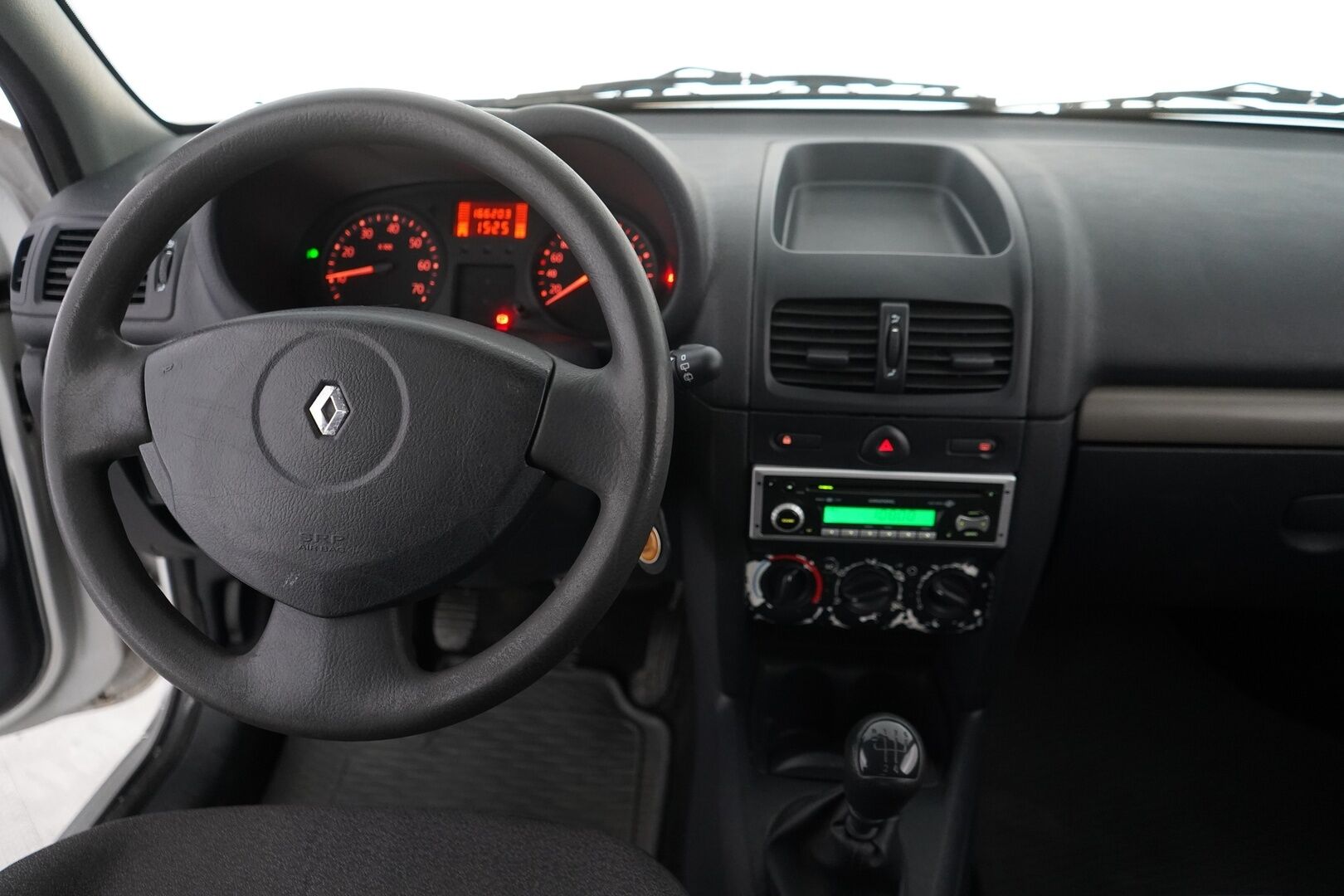 Renault Clio 2005 - YritysOutlet - Myydään vain yrityksille - – Tämä auto myydään YritysOutlet -valikoimasta vain yritykselle