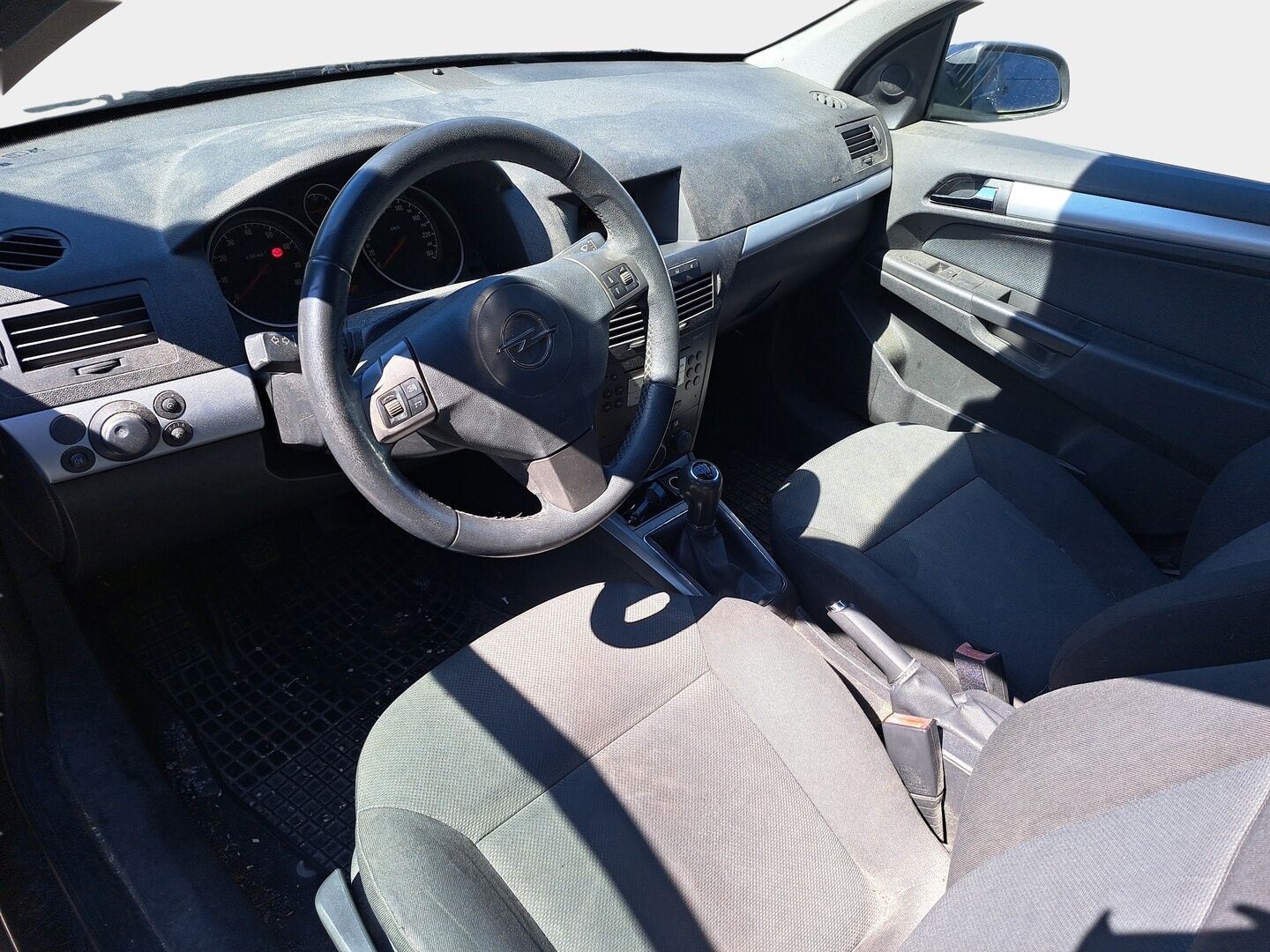 Opel Astra 2006 4D ASTRA HATCHBACK 1.8-AHL48/261 - | Tämä auto myydään YritysOutlet -valikoimasta vain yritykselle | Lohkolämmitin | 2x Renkaat ja vanteet |