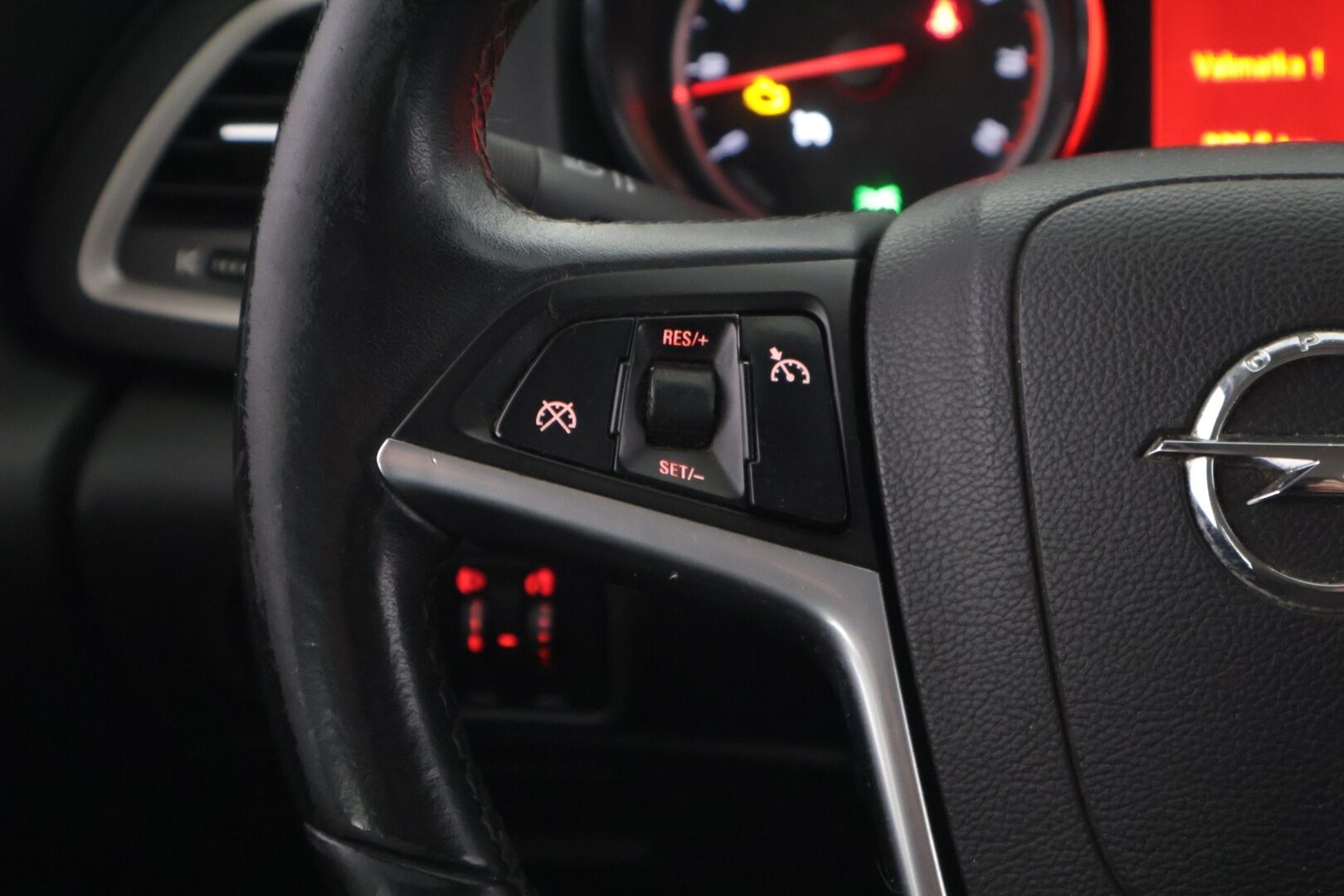 Opel Astra 2011 5-ov Enjoy 1,4 Turbo Ecotec 103kW MT6 *YritysOutlet - Myydään vain yrityksille* - *YritysOutlet - Myydään vain yrityksille* / Hyvin huollettu / Kahdet renkaat 
