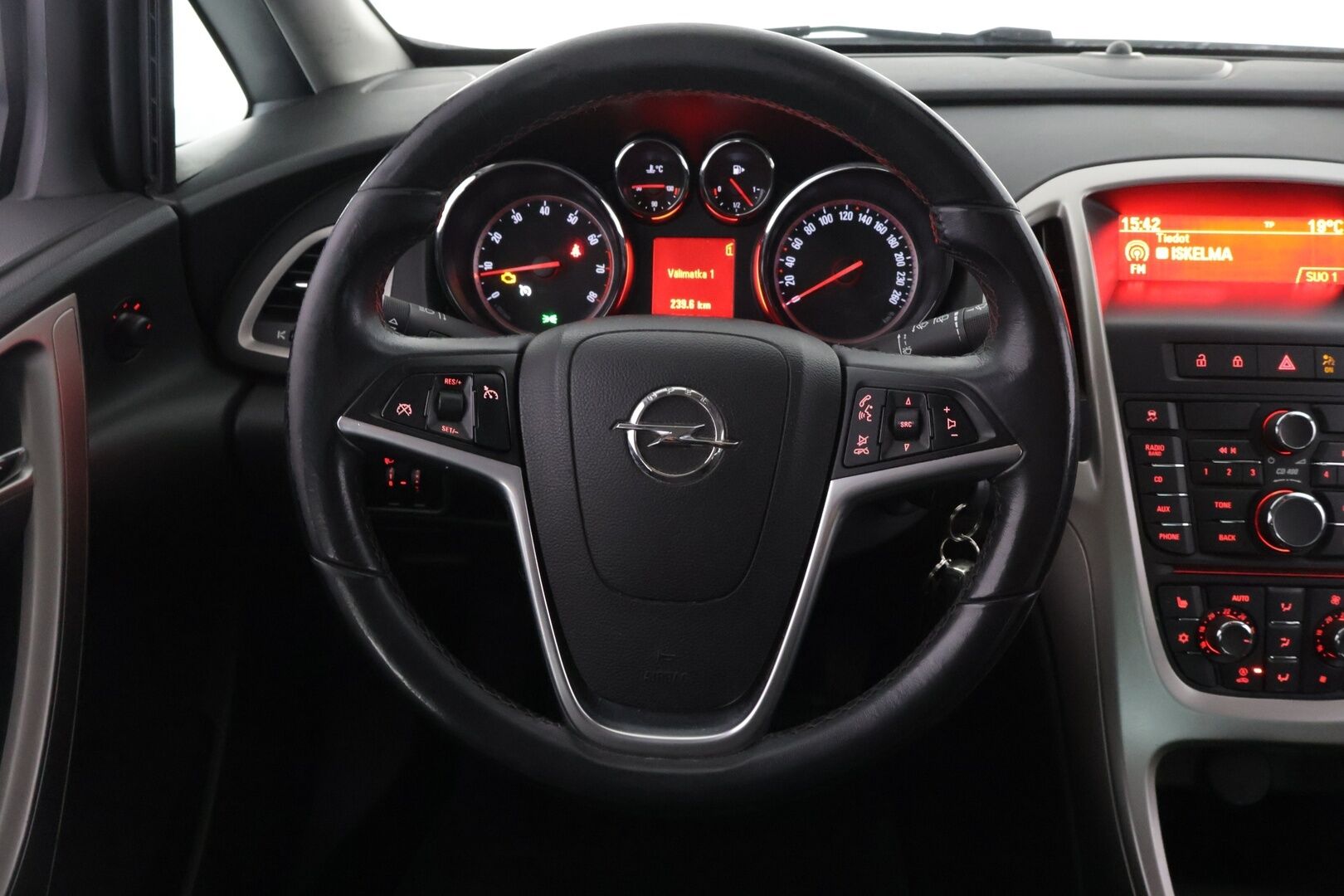Opel Astra 2011 5-ov Enjoy 1,4 Turbo Ecotec 103kW MT6 *YritysOutlet - Myydään vain yrityksille* - *YritysOutlet - Myydään vain yrityksille* / Hyvin huollettu / Kahdet renkaat 