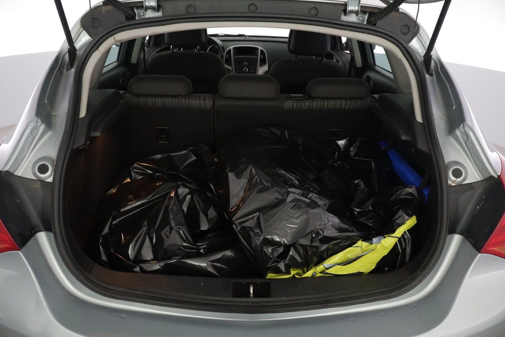 Opel Astra 2011 5-ov Enjoy 1,4 Turbo Ecotec 103kW MT6 *YritysOutlet - Myydään vain yrityksille* - *YritysOutlet - Myydään vain yrityksille* / Hyvin huollettu / Kahdet renkaat 