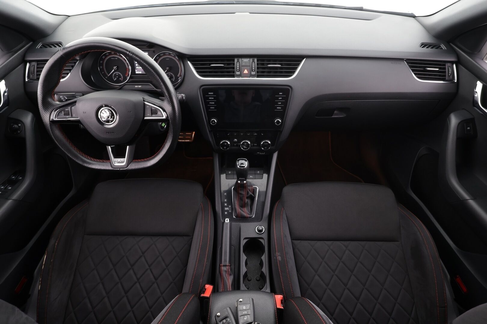 Skoda Octavia 2019 Combi 2,0 TDI 184 RS DSG Autom. * Webasto / Adapt.Vakkari / LED / Sporttipenkit / Peruutuskamera / Kaistavahti / KeyLess - Suomi auto / Merkkihuollettu / Kahdet renkaat