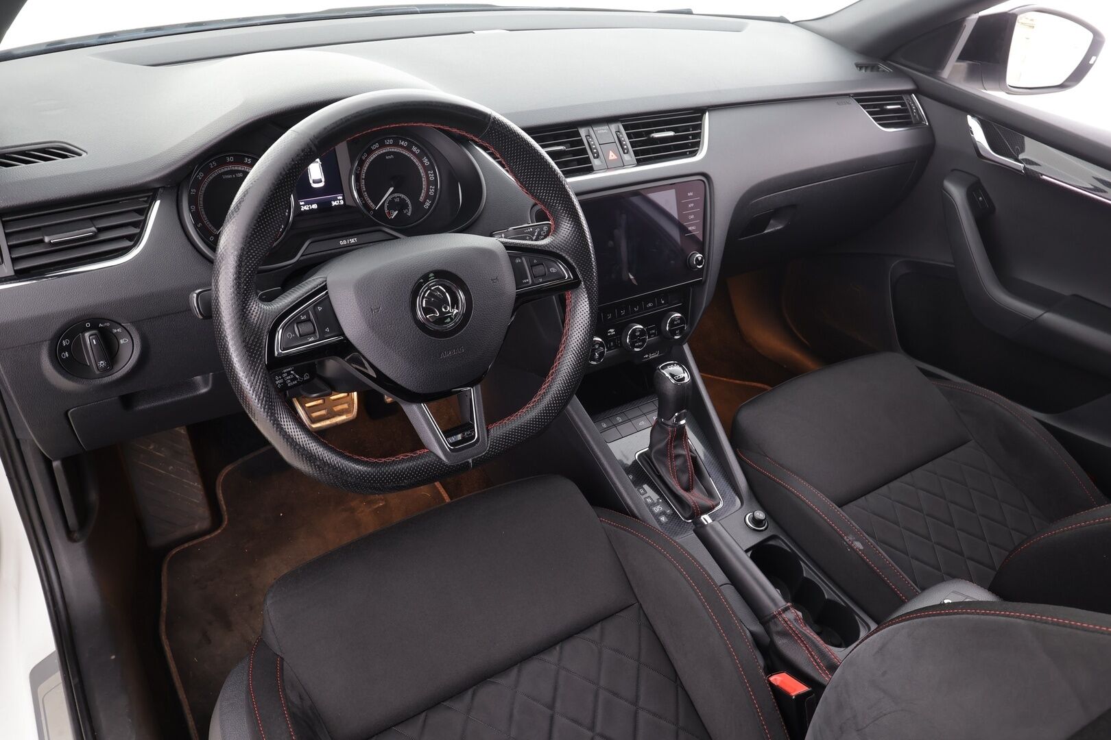 Skoda Octavia 2019 Combi 2,0 TDI 184 RS DSG Autom. * Webasto / Adapt.Vakkari / LED / Sporttipenkit / Peruutuskamera / Kaistavahti / KeyLess - Suomi auto / Merkkihuollettu / Kahdet renkaat