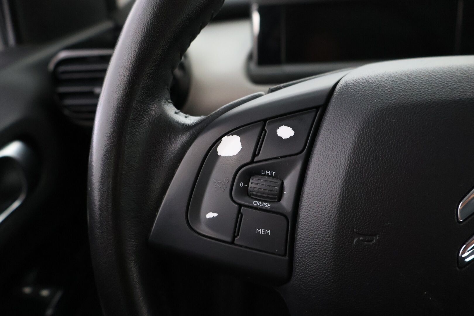 Citroen C4 Cactus 2019 PureTech 110 Feel Limited Automaatti - Suomiauto | Vakkari | Lohko&Sisäpistoke | Peruutustutka | Digimittari | Todella Siisti!