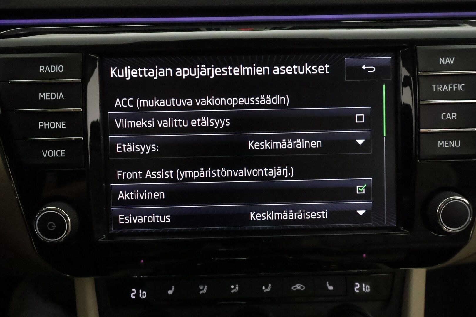Skoda Superb 2017 Combi 2.0 TDI 190 4x4 L&K DSG **Canton / Webasto / Koukku / Adapt.Vakkari / Xenon / Muistipenkki / Kaistavahti** - Kahdet Renkaat / Merkkihuollettu! / Laurin & Klement / P-Kamera