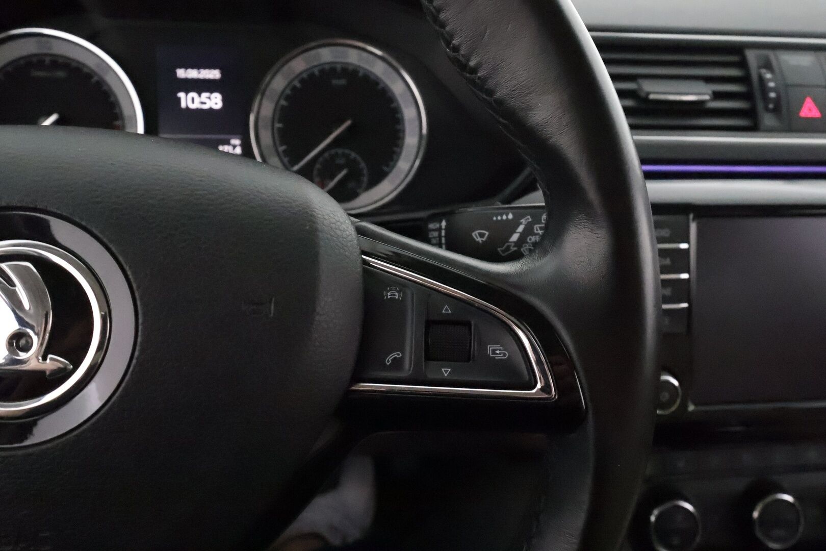 Skoda Superb 2017 Combi 2.0 TDI 190 4x4 L&K DSG **Canton / Webasto / Koukku / Adapt.Vakkari / Xenon / Muistipenkki / Kaistavahti** - Kahdet Renkaat / Merkkihuollettu! / Laurin & Klement / P-Kamera