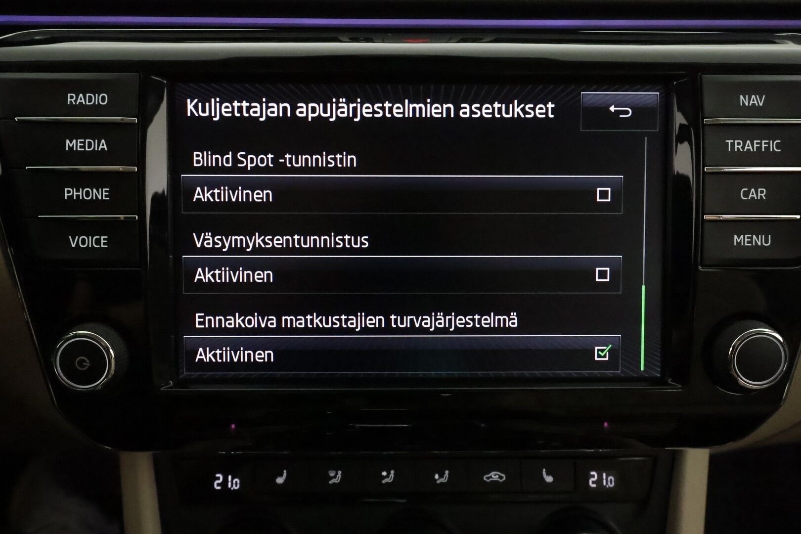 Skoda Superb 2017 Combi 2.0 TDI 190 4x4 L&K DSG **Canton / Webasto / Koukku / Adapt.Vakkari / Xenon / Muistipenkki / Kaistavahti** - Kahdet Renkaat / Merkkihuollettu! / Laurin & Klement / P-Kamera