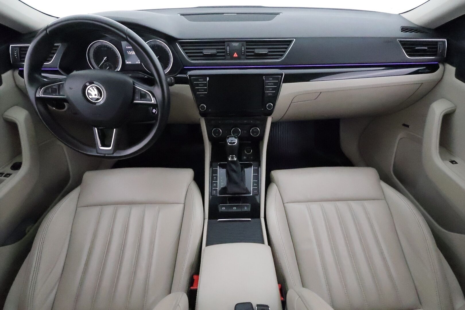 Skoda Superb 2017 Combi 2.0 TDI 190 4x4 L&K DSG **Canton / Webasto / Koukku / Adapt.Vakkari / Xenon / Muistipenkki / Kaistavahti** - Kahdet Renkaat / Merkkihuollettu! / Laurin & Klement / P-Kamera