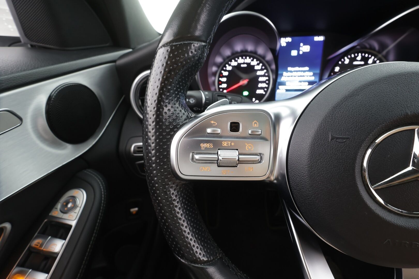 Mercedes-Benz C 2019 200 4Matic T A Business AMG - | Panorama | Webasto | Koukku | LED-High Performance | P.Kamera | Navi | Vakkari | Sporttipenkit | Suomi-auto | Kahdet renkaat |
