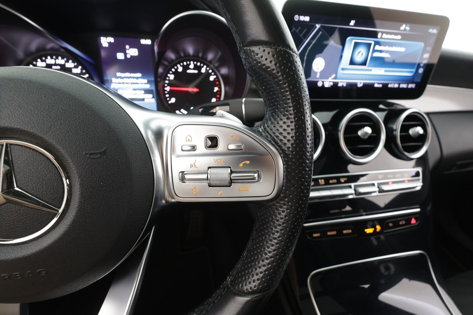 Mercedes-Benz C 2019 200 4Matic T A Business AMG - | Panorama | Webasto | Koukku | LED-High Performance | P.Kamera | Navi | Vakkari | Sporttipenkit | Suomi-auto | Kahdet renkaat |