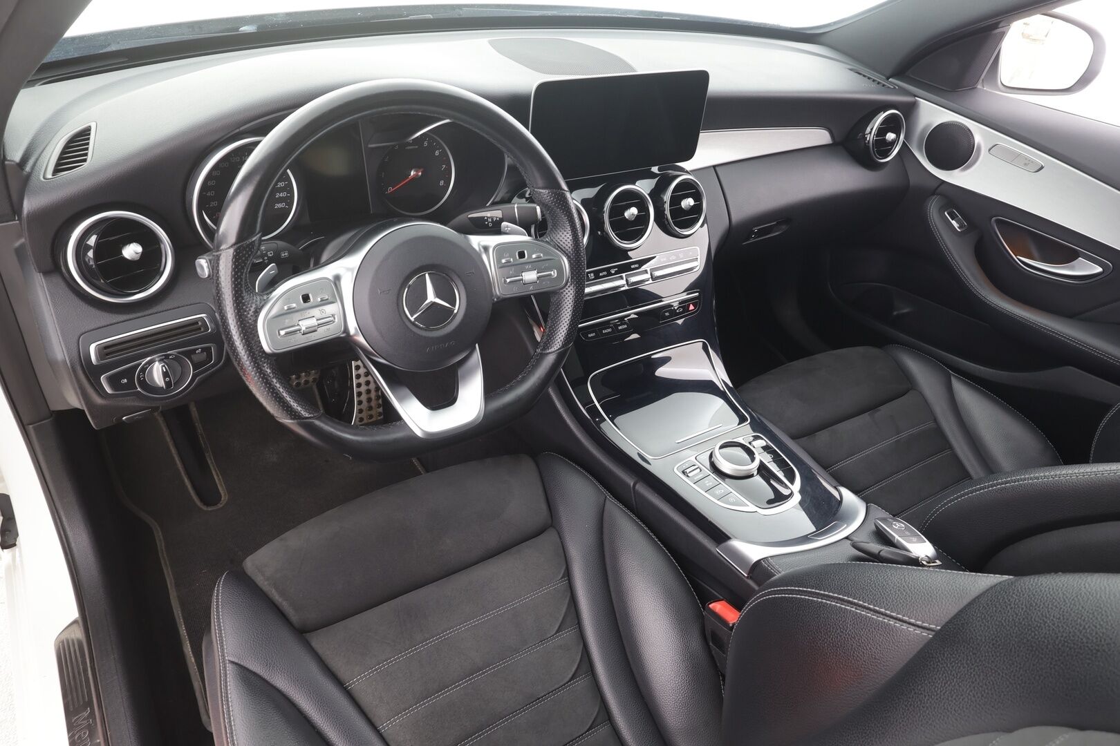 Mercedes-Benz C 2019 200 4Matic T A Business AMG - | Panorama | Webasto | Koukku | LED-High Performance | P.Kamera | Navi | Vakkari | Sporttipenkit | Suomi-auto | Kahdet renkaat |
