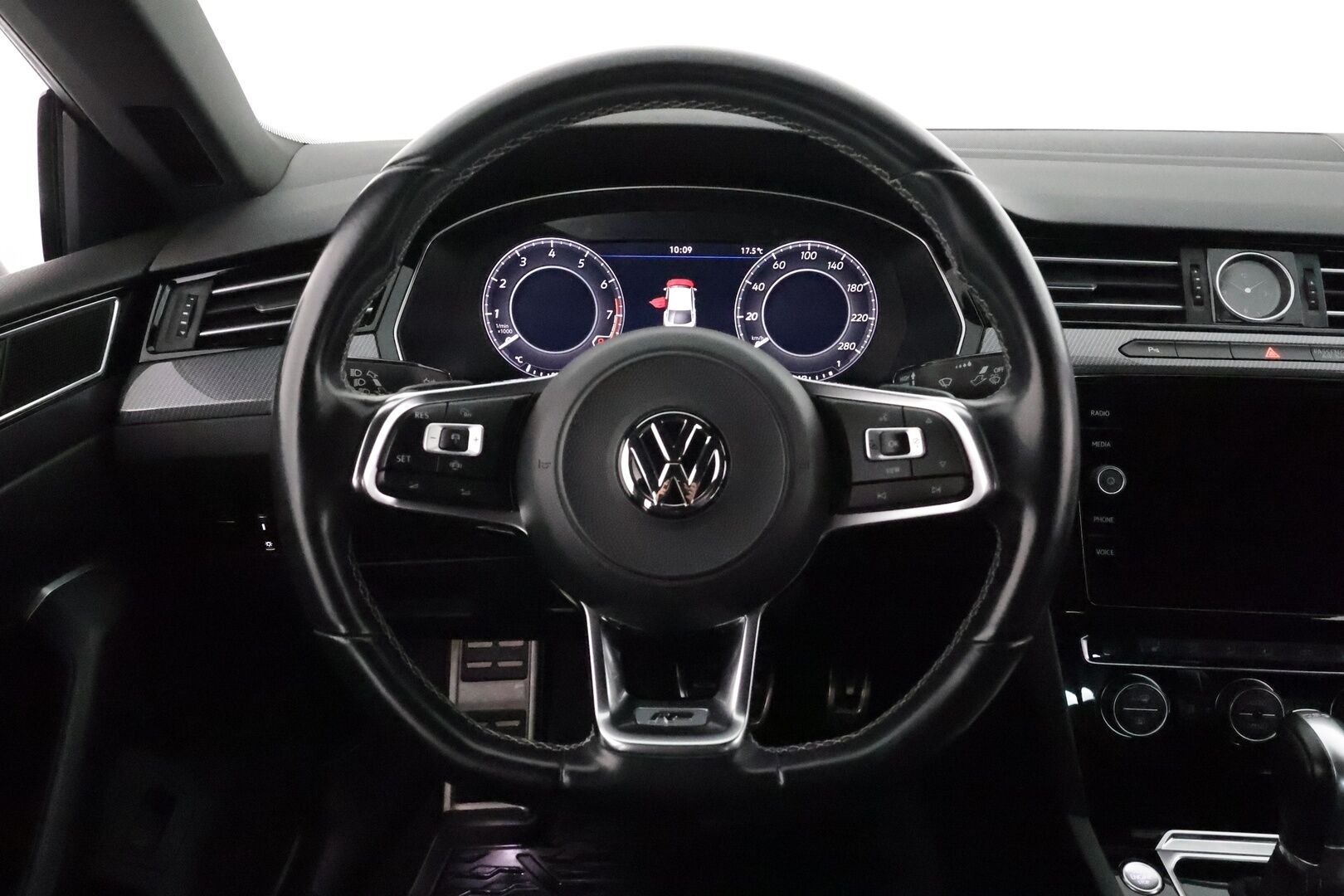 Volkswagen Arteon 2019 R-Line Limited Edition 1,5 TSI EVO 110 kW (150 hv) DSG **Adapt.vakkari / Webasto / P.tutkat / Sporttipenkit / LED** - 1.om Suomi-auto / Kahdet renkaat aluvanteilla / Nahka-Alcantara / digimittaristo / KeylessGo
