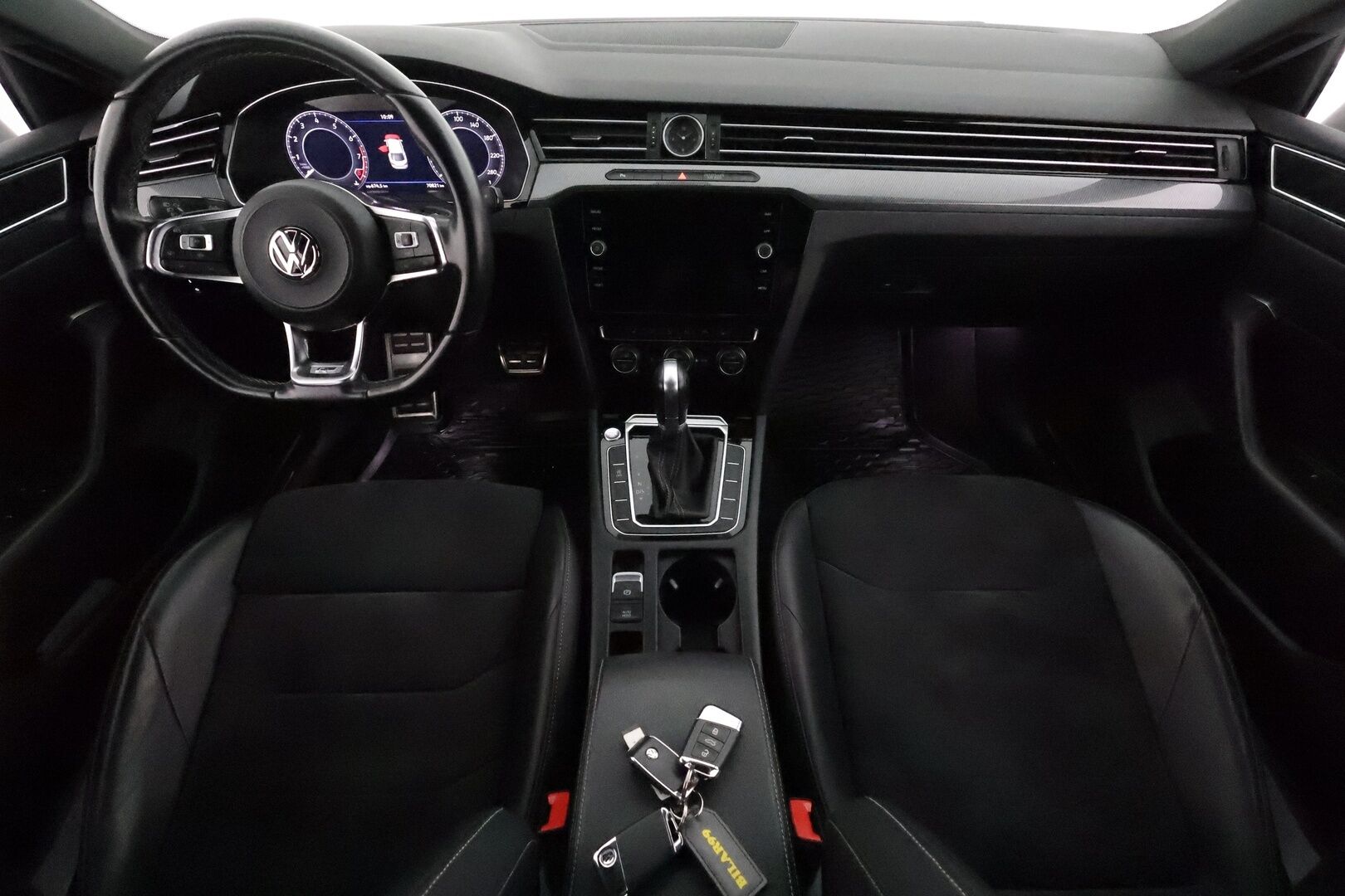 Volkswagen Arteon 2019 R-Line Limited Edition 1,5 TSI EVO 110 kW (150 hv) DSG **Adapt.vakkari / Webasto / P.tutkat / Sporttipenkit / LED** - 1.om Suomi-auto / Kahdet renkaat aluvanteilla / Nahka-Alcantara / digimittaristo / KeylessGo